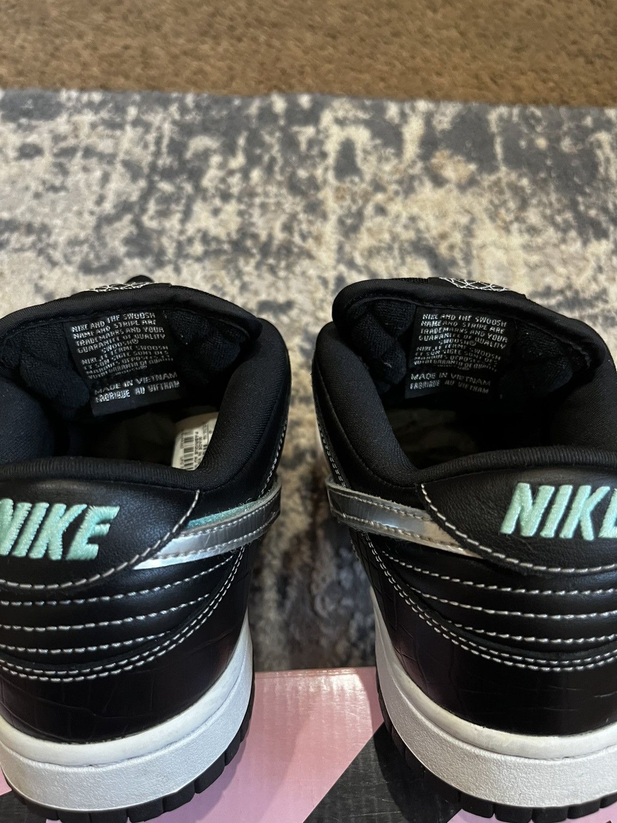 Diamond Supply Co. × Nike Nike SB Dunk Low Pro OG QS Size US 8 / EU 41 - 8 Thumbnail
