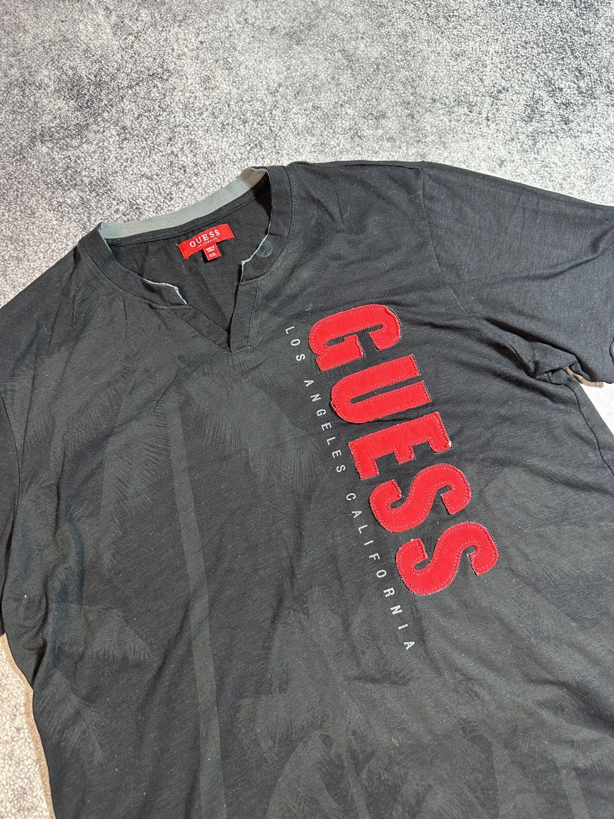 Guess × Vintage Y2K Vintage Guess Big Logo T-Shirt USA Streetwear Rare VTg L Size US XXL / EU 58 / 5 - 2 Thumbnail