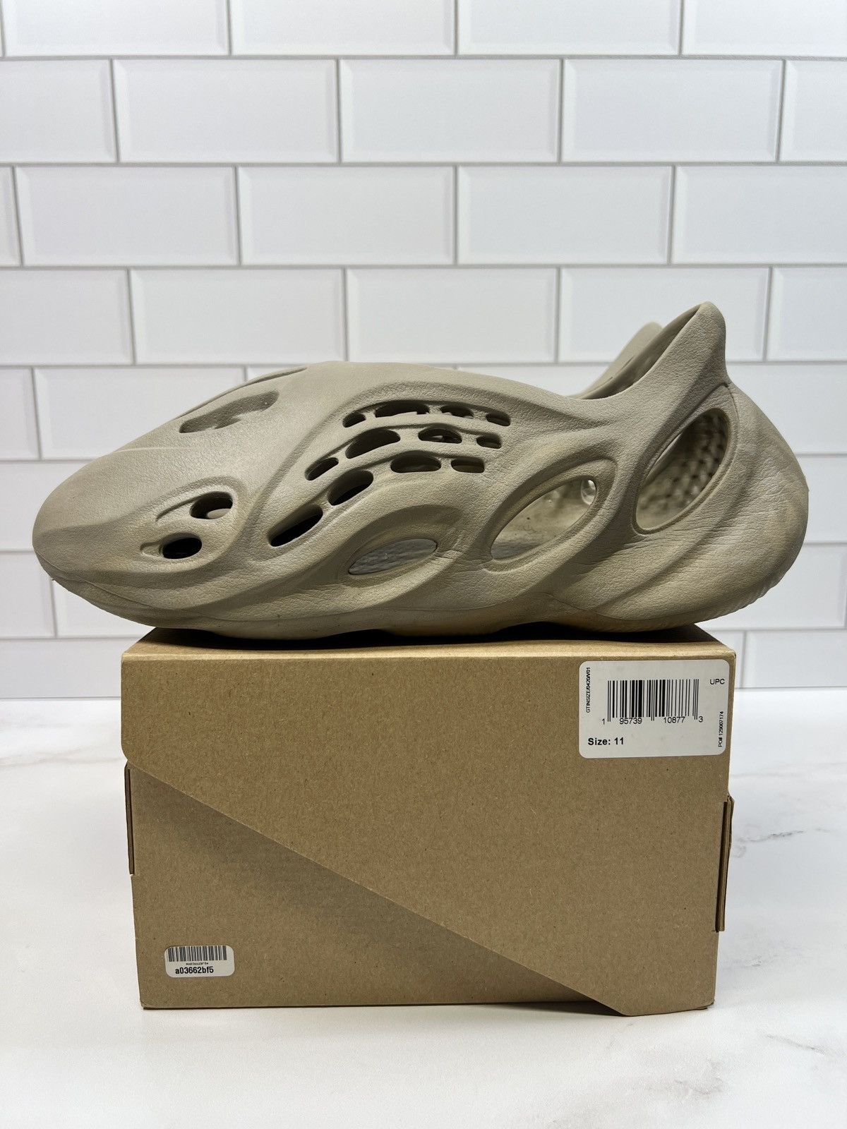 Adidas Adidas Yeezy Foamrunners Foamrunner Foam Runners Runner Size US 11 / EU 44 - 6 Thumbnail