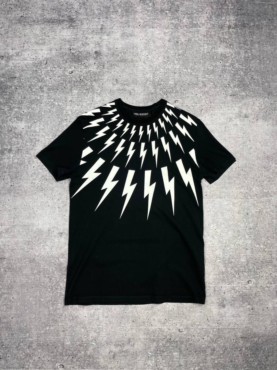 Neil Barrett Vintage Neil Barrett Black Slim Fit Big Logo Shirt Tee Y2K Size US S / EU 44-46 / 1 - 1 Thumbnail