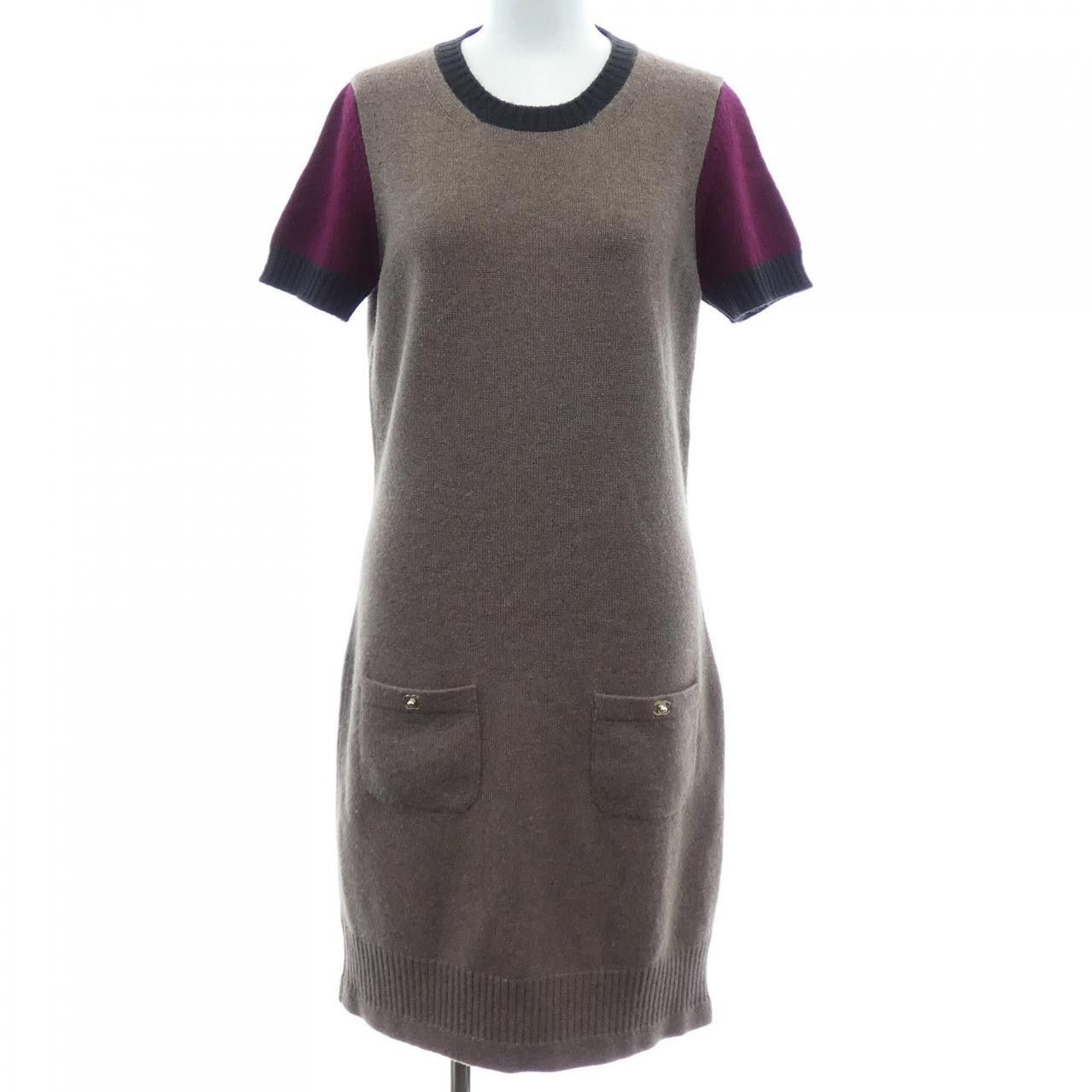 Chanel Chanel Chanel Turnlock Cashmere Dress Textile Dresses P42136K03185 DUTY FREE for USA Size ONE SIZE - 1 Thumbnail