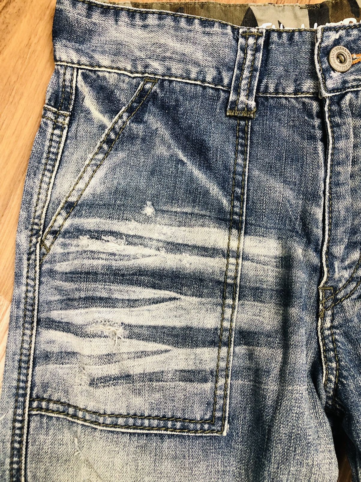 Twenty TWENTY WORKS Distressed Camo Jeans (38) Size US 31 - 7 Thumbnail
