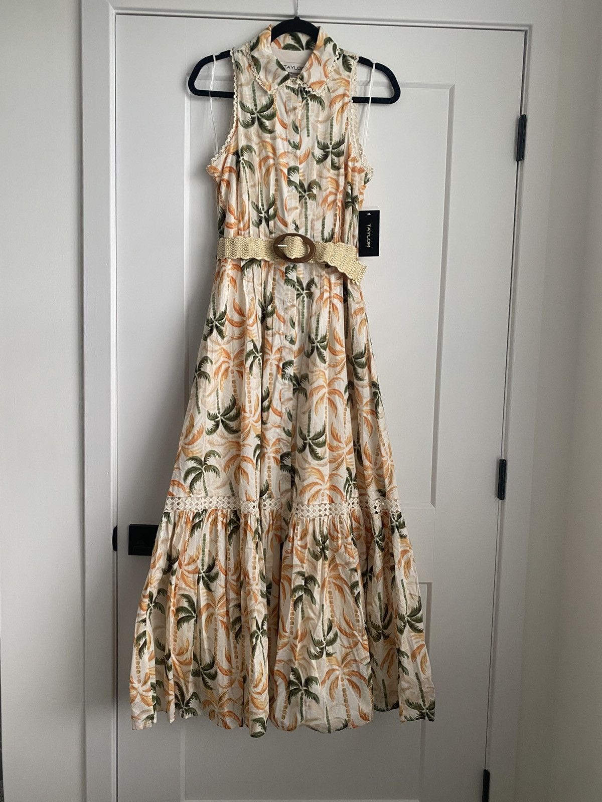 Ann Taylor NWT Taylor Printed Teffeta-Belted Front Button Maxi Dress Size M / US 6-8 / IT 42-44 - 5 Thumbnail