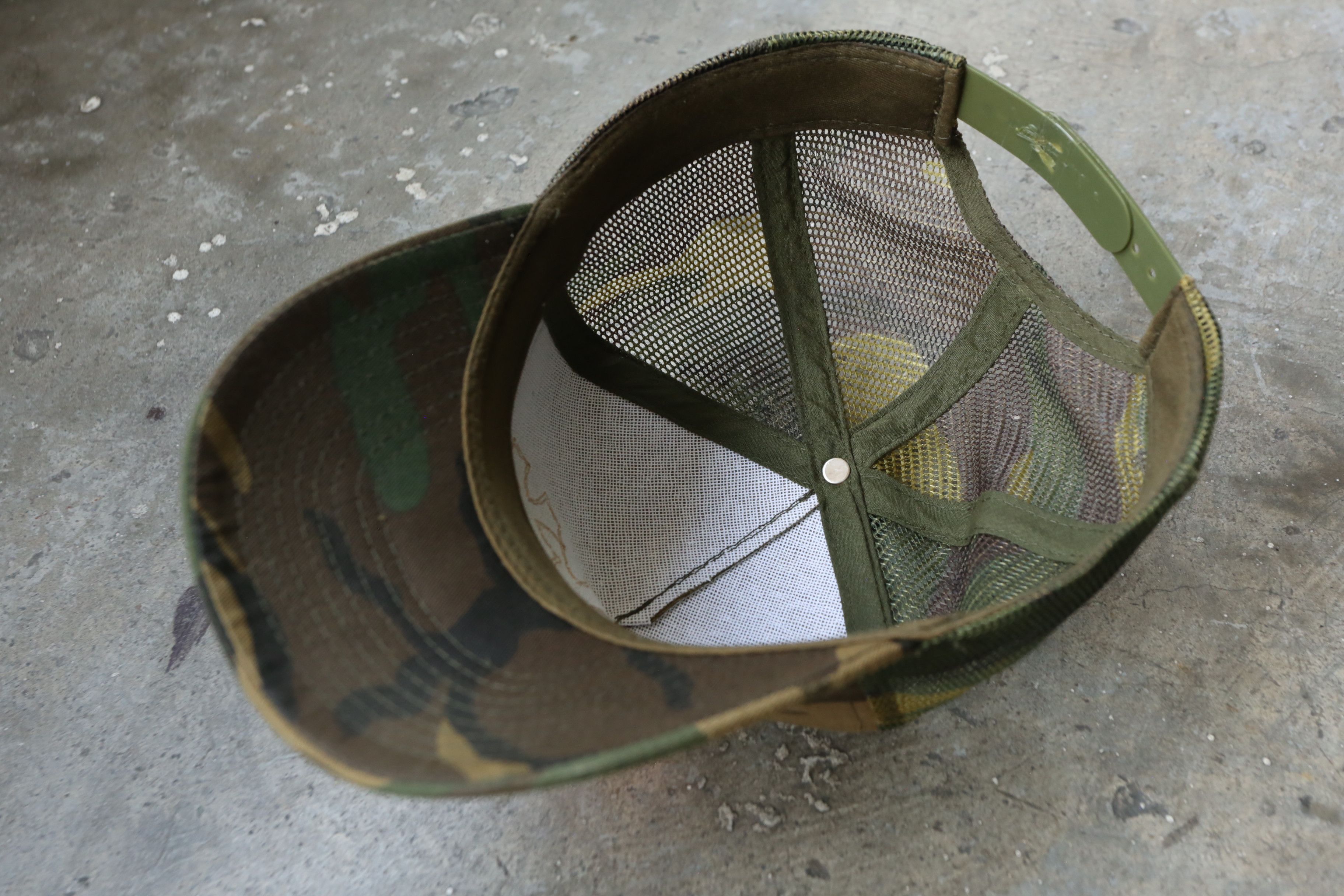 Chrome Hearts Chrome Hearts - Vintage - Cemetery Cross Camo Trucker Cap Size ONE SIZE - 8 Thumbnail