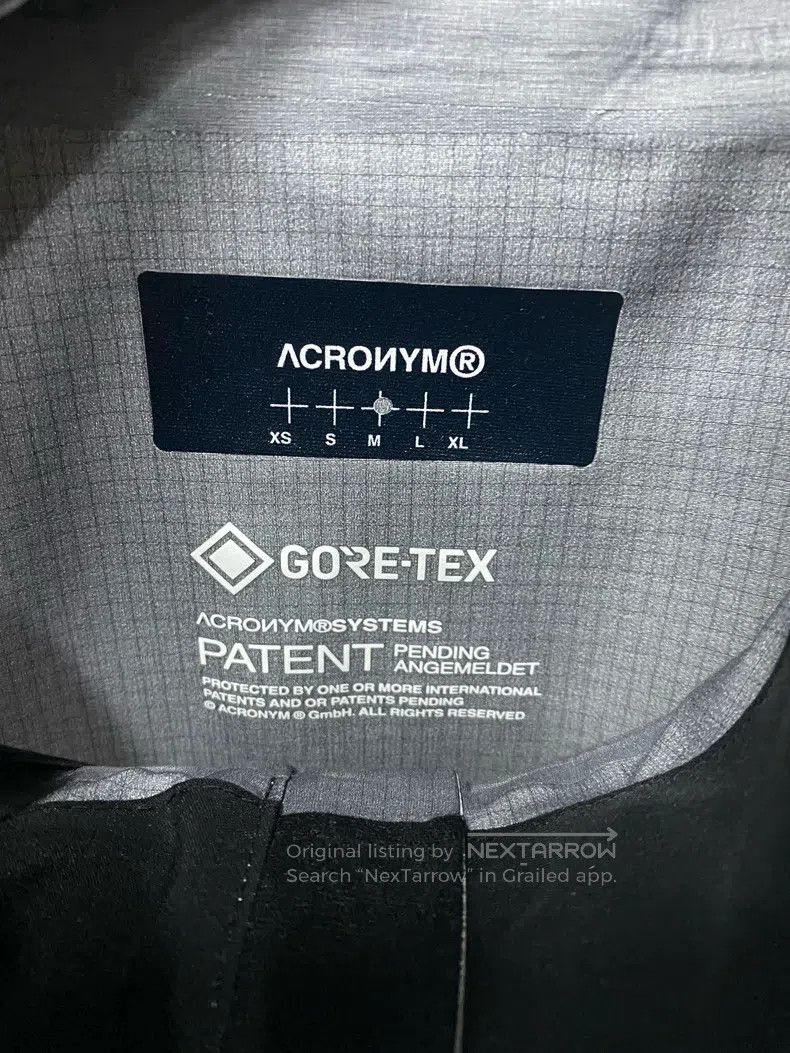 Acronym Acronym White raincoat Size US M / EU 48-50 / 2 - 5 Thumbnail