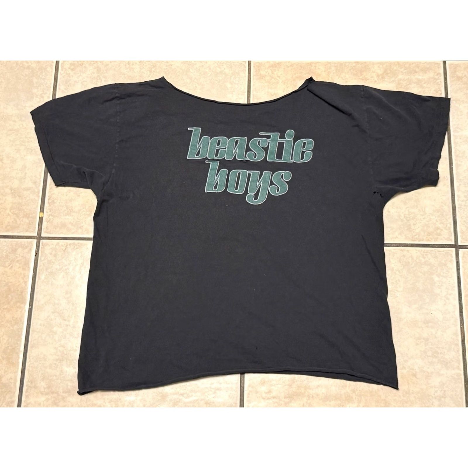 Thrasher VINTAGE Winterland Beastie Boys Cropped Chopped Thrashed T-Shirt XL Black 90s Hip Hop Rap Band NY Punk MCA Mike D Ad-Rock Size US XL / EU 56 / 4 - 2 Thumbnail
