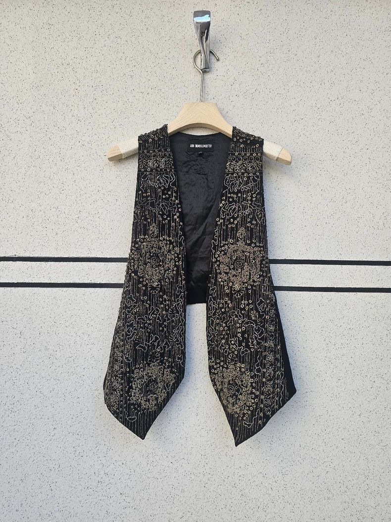 Ann Demeulemeester Ann demeulemeester shows off a waistcoat Size US L / EU 52-54 / 3 - 1 Thumbnail