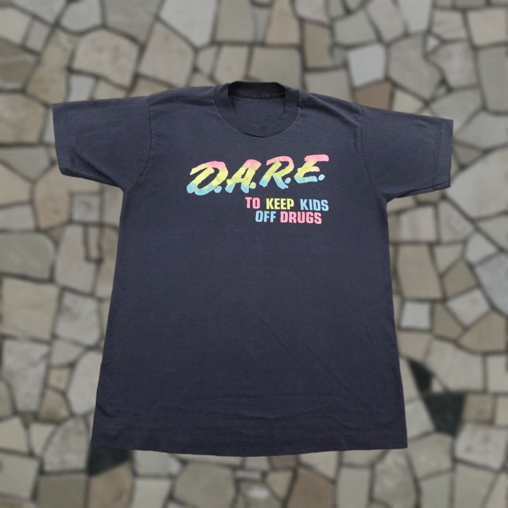 Hanes VINTAGE DARE Shirt Men Large Cotton Short Sleeve Crew Black 90s Logo Graphic Tee Boys? Size US M / EU 48-50 / 2 - 1 Thumbnail