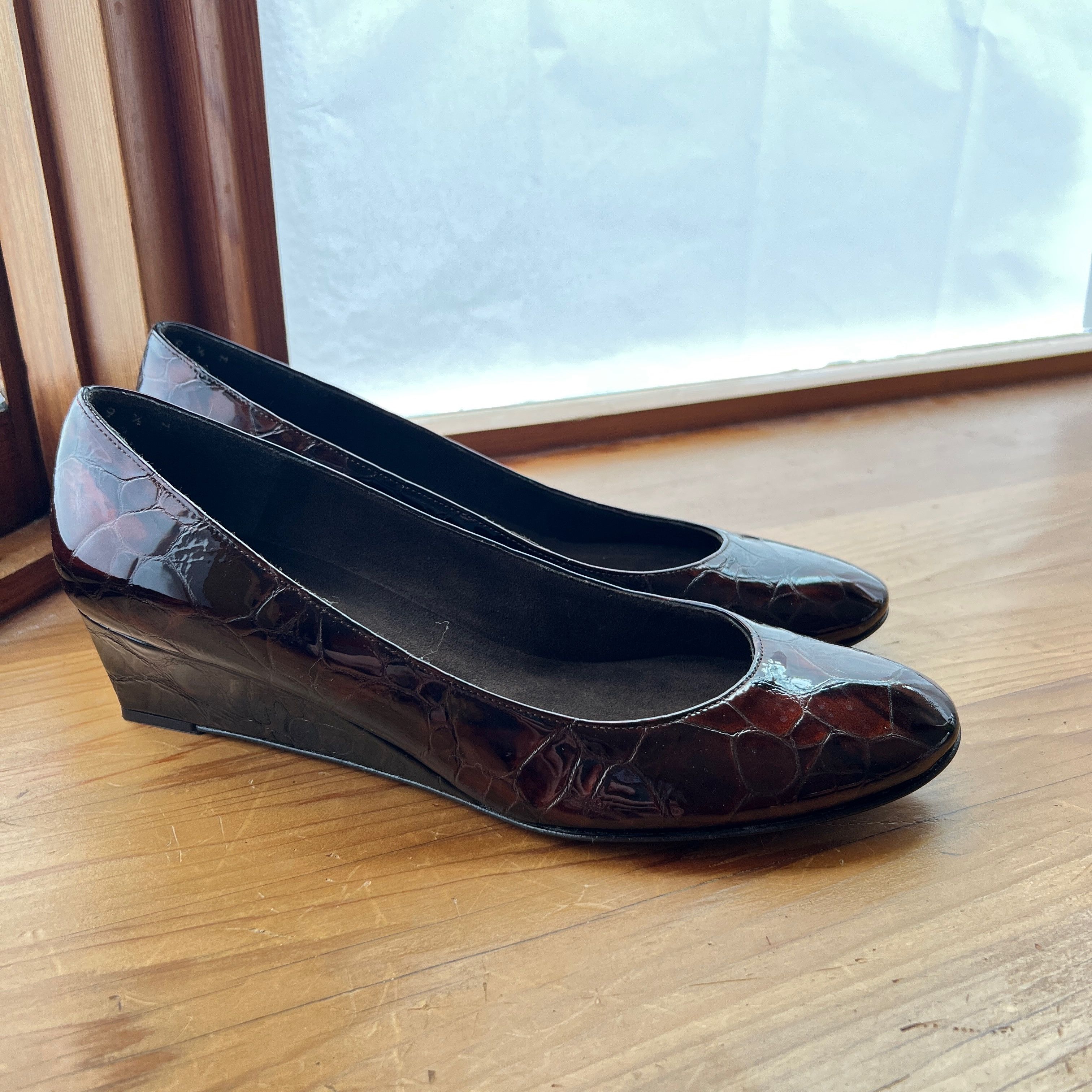 Stuart Weitzman Brown Alligator Stuart Weitzman Wedges Size US 9.5 / IT 39.5 - 2 Thumbnail