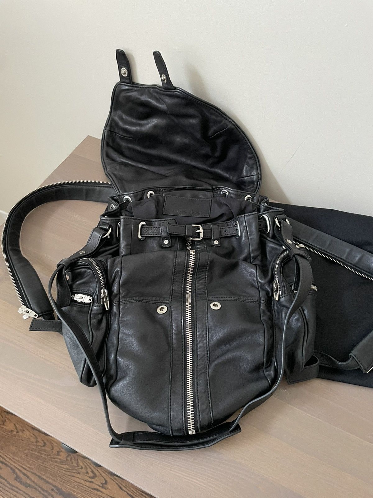 Alexander Wang Alexander Wang Marti convertiable backpack black leather Size ONE SIZE - 11 Thumbnail