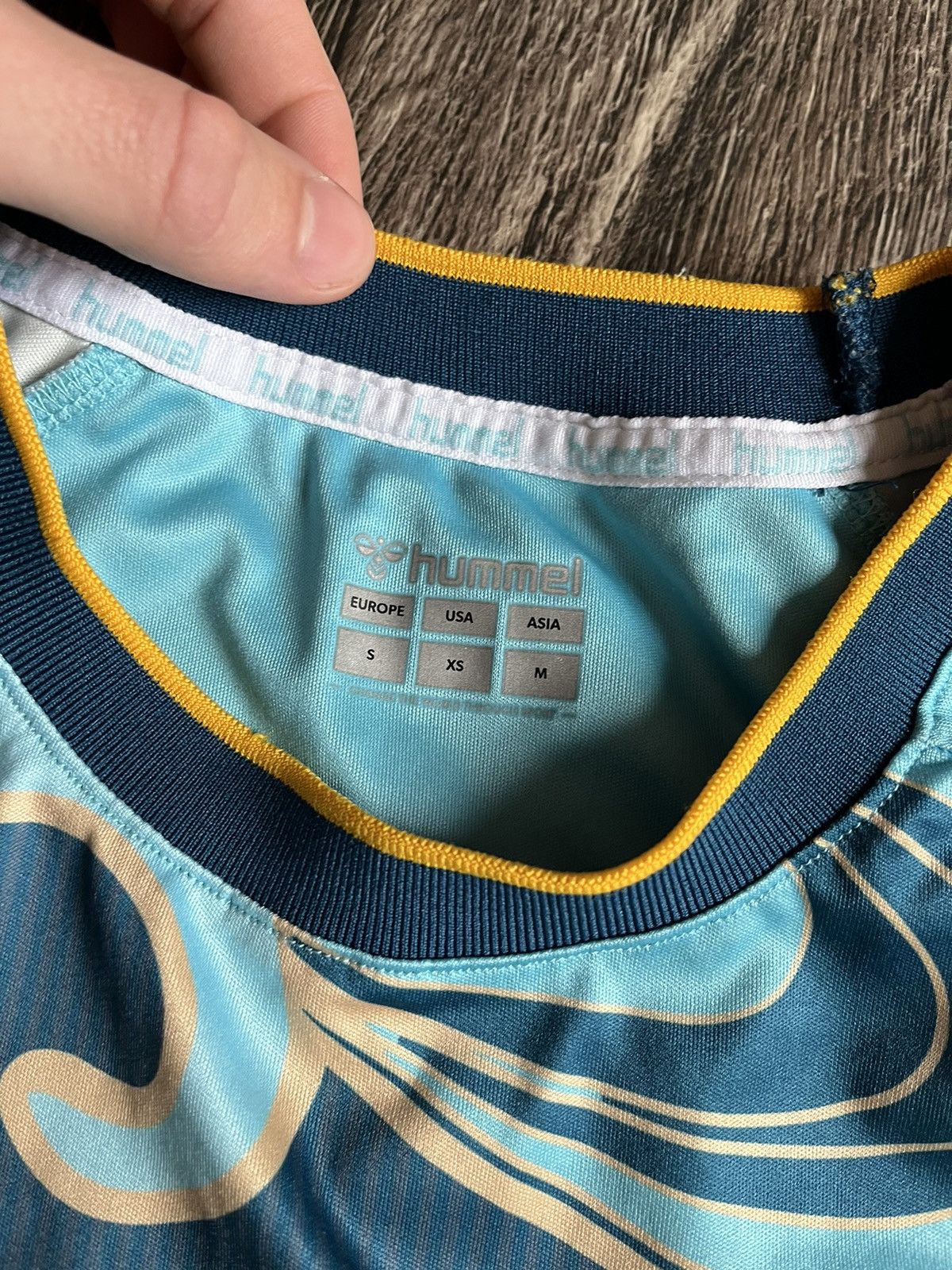 Hummel × Vintage HUMMEL Southampton 2022-2023 Away #21 Timo Livramento Shirt Size US S / EU 44-46 / 1 - 7 Thumbnail