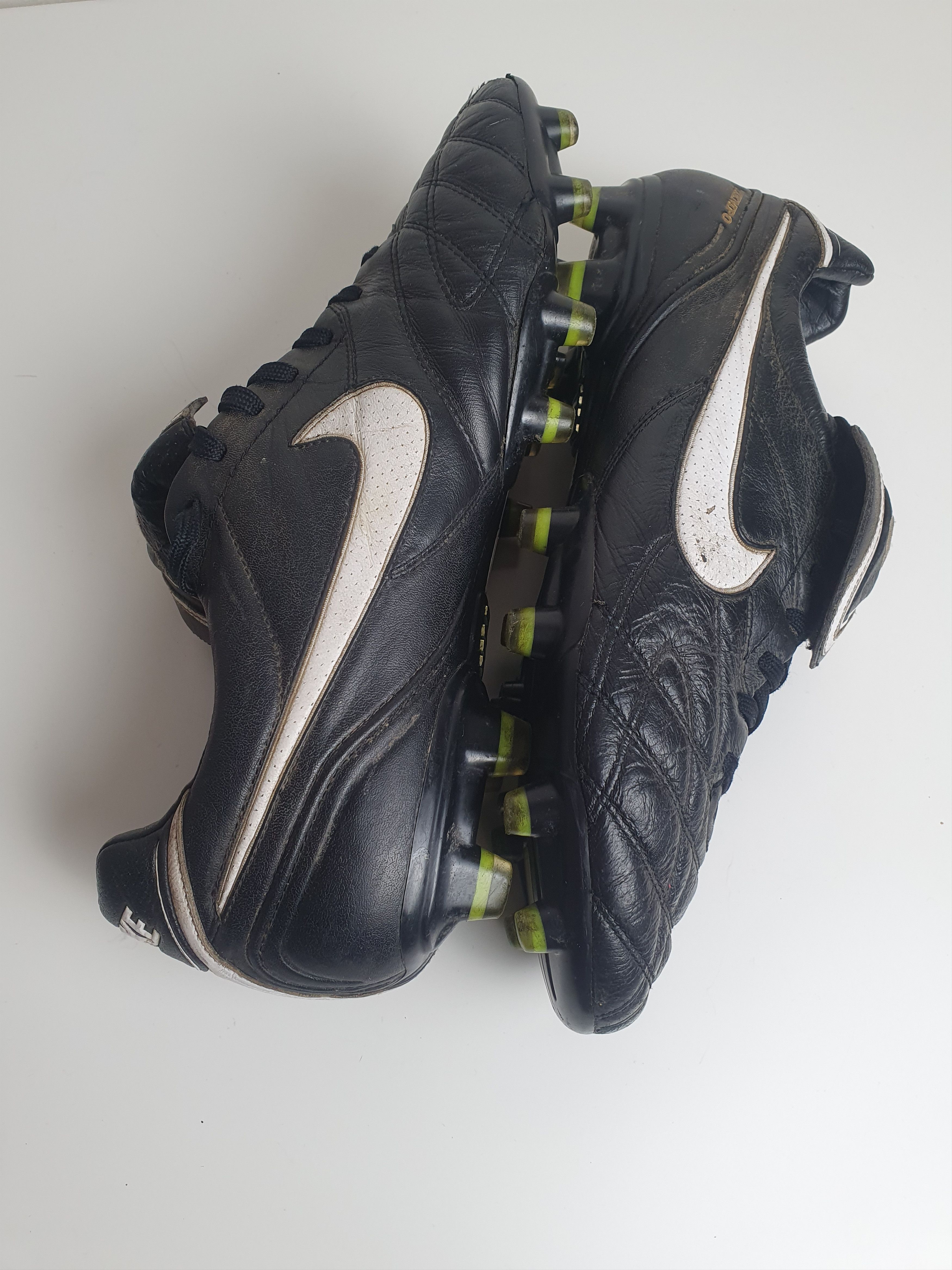 Nike Vintage Cleats mens Nike Tiempo Legend III Football Rare Size US 11 / EU 44 - 23 Thumbnail