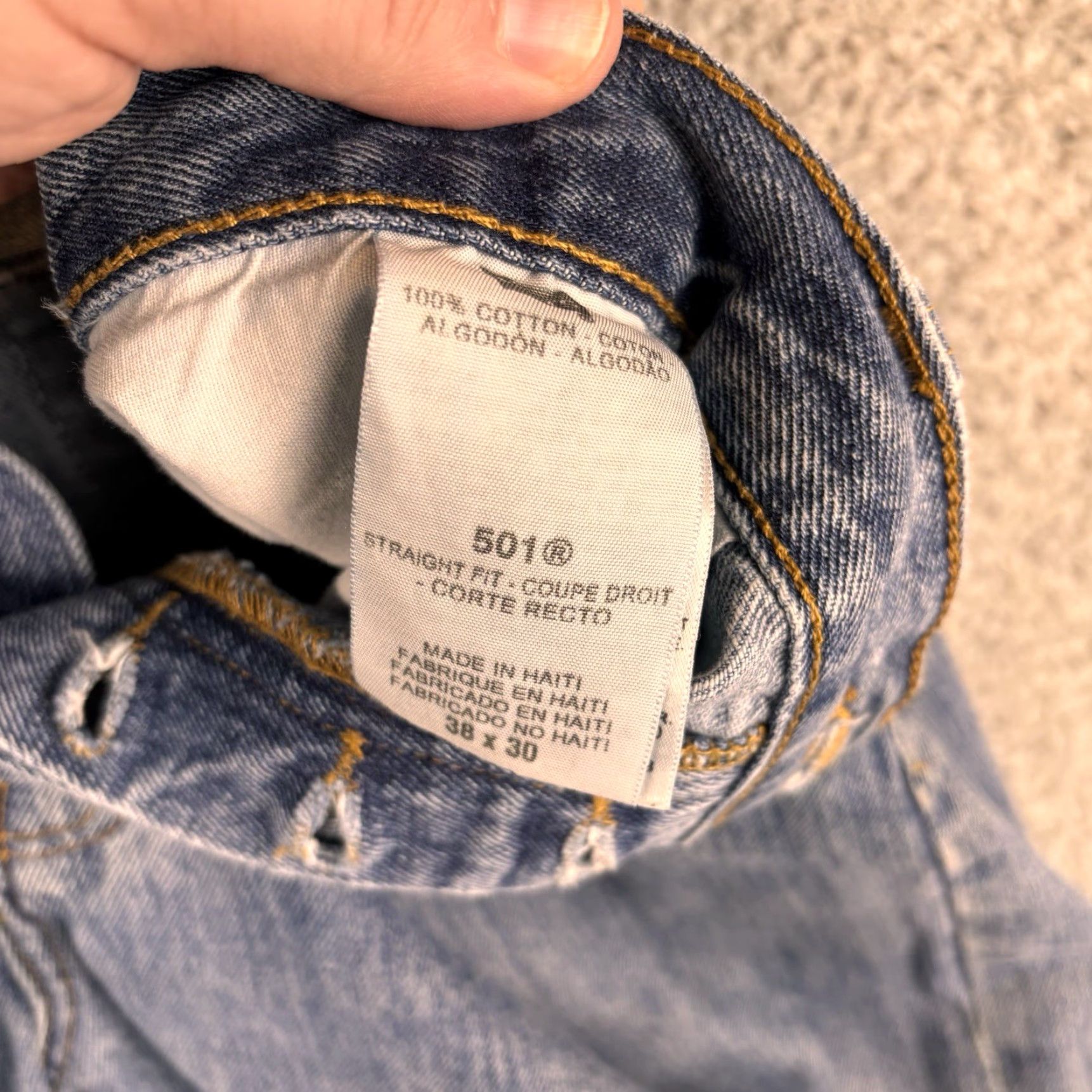 Levi's VINTAGE Levi's 501 Jeans Mens 38x30 Medium Wash Straight Leg Button Fly Y2K Blue 2000s Mens Size US 38 / EU 54 - 4 Thumbnail