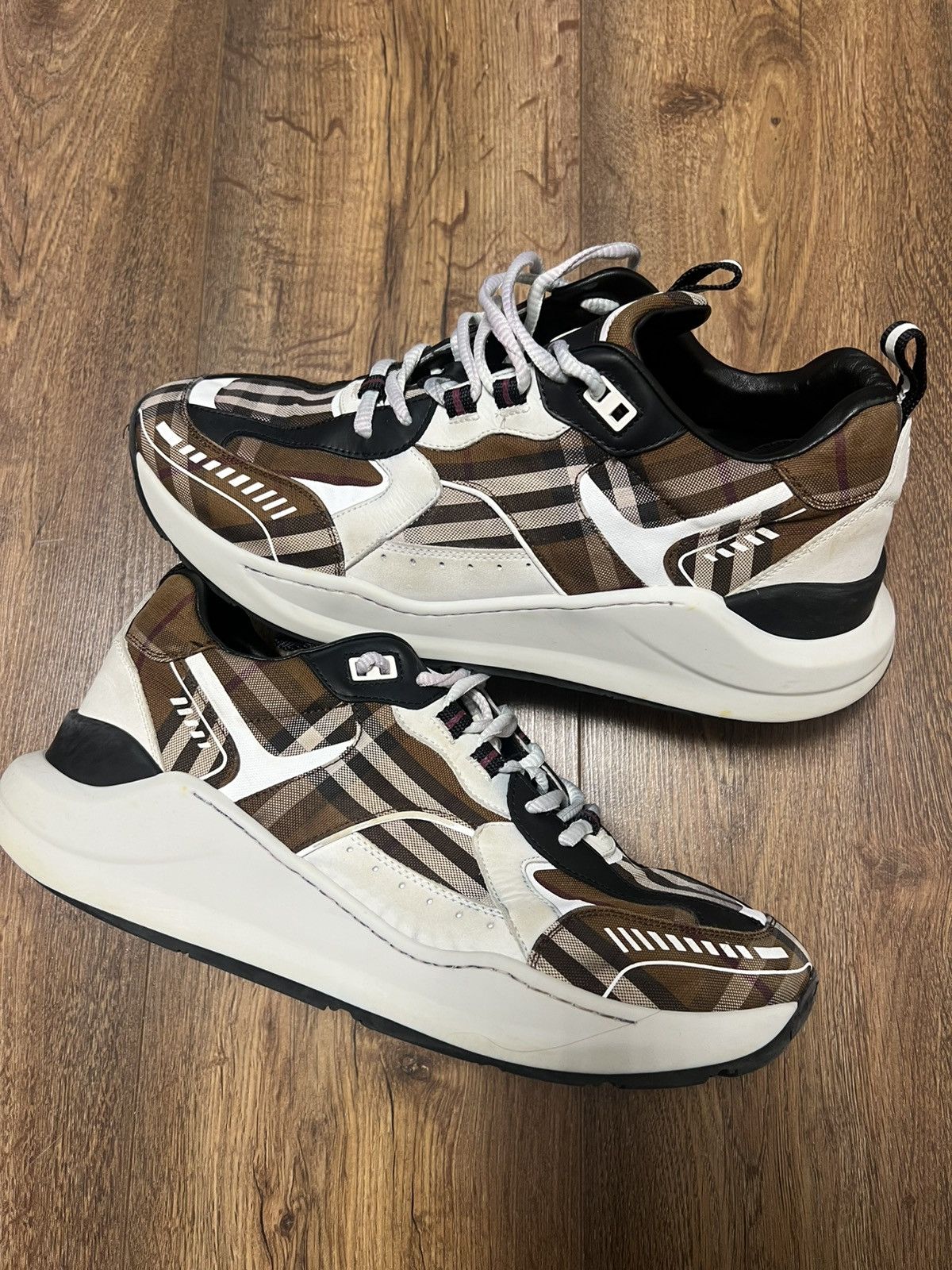 Burberry Burberry Brown Vintage Check Sneakers Size US 12 / EU 45 - 1 Thumbnail
