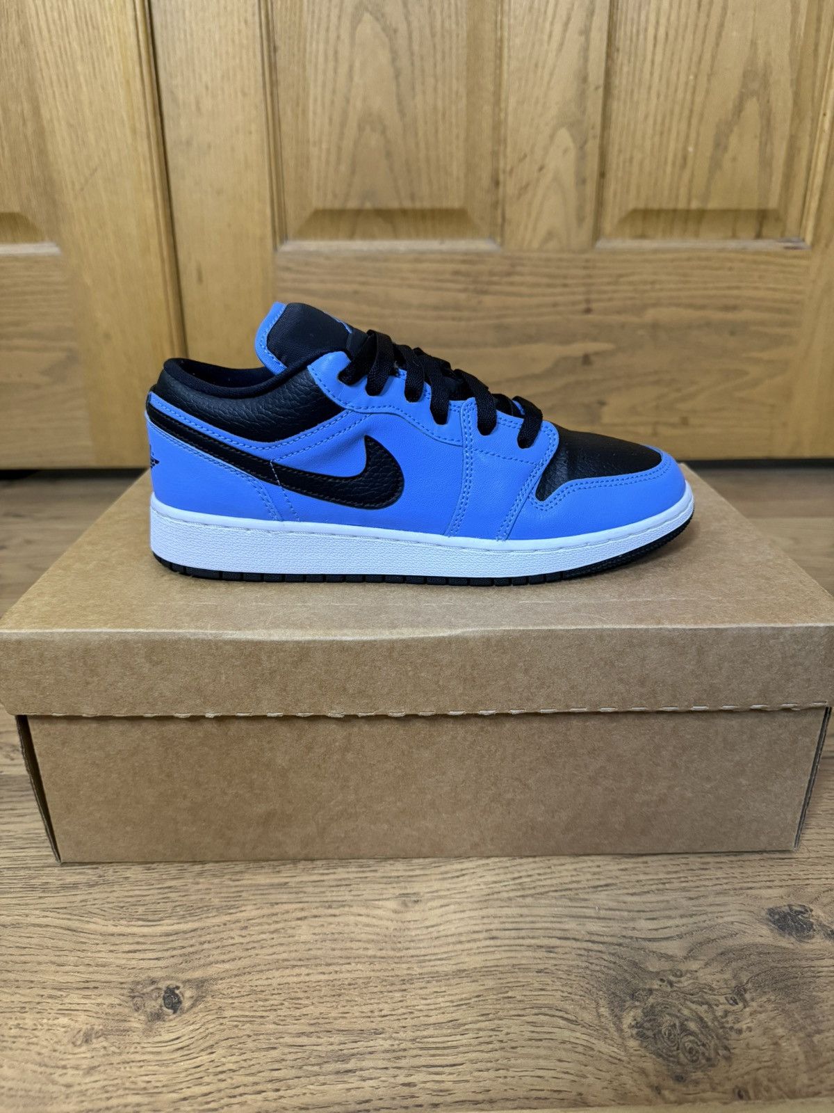 Jordan Brand Air Jordan 1 low SE “University blue” Size 6y Size US 6 / EU 39 - 7 Thumbnail