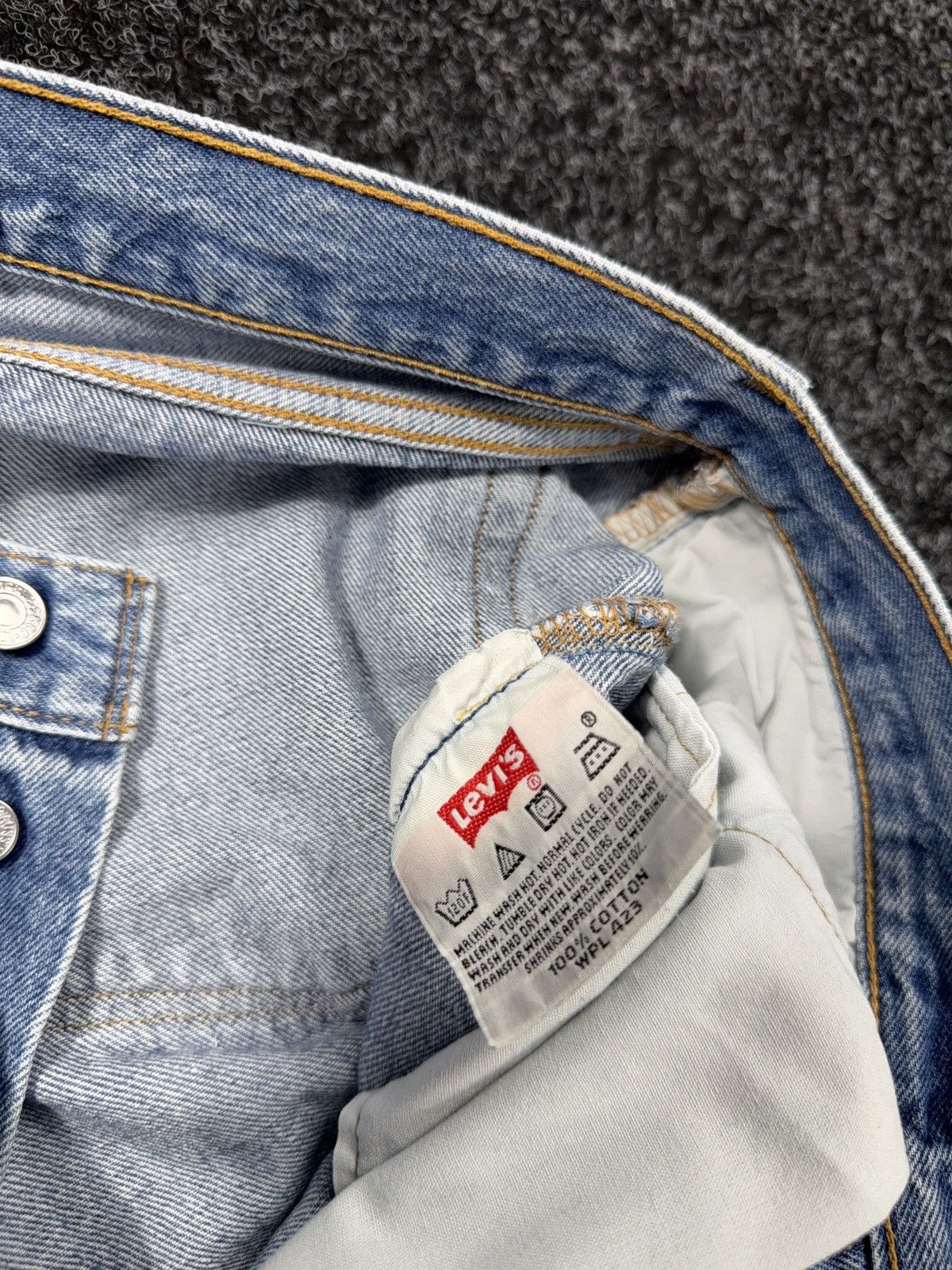 Levi's Vintage Clothing Vintage 90s Levi’s 501XX Distressed Western USA Faded Jeans Size US 32 / EU 48 - 14 Thumbnail