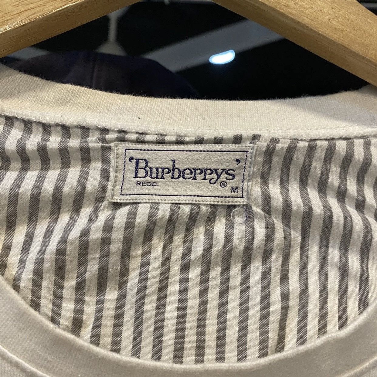 Burberry × Burberry Prorsum × Vintage VINTAGE‼️BURBERRYS SPELL OUT EMBROIDERED T-SHIRT Size US M / EU 48-50 / 2 - 8 Thumbnail