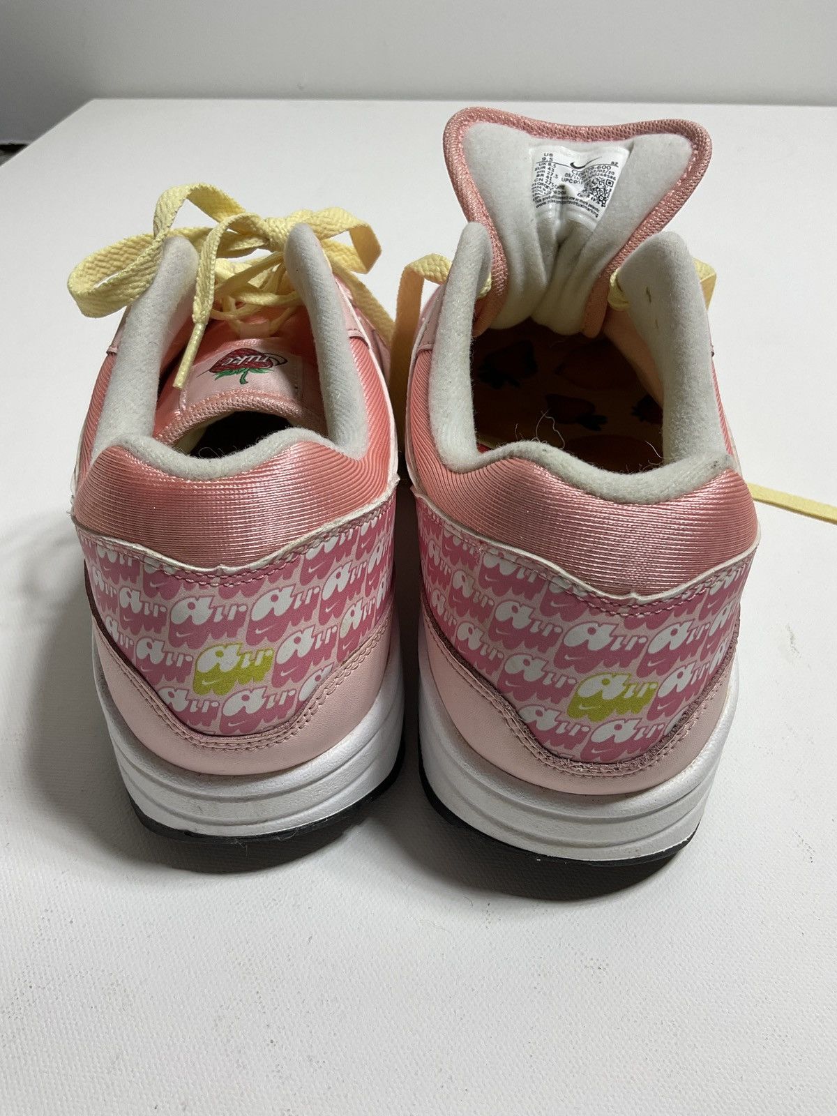 Nike Nike Air Max 1 Strawberry Lemonade 2020 (9.5) Size US 9.5 / EU 42-43 - 6 Thumbnail