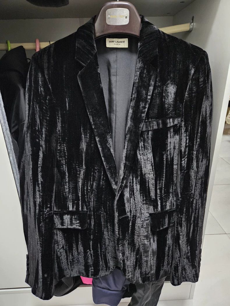 saint laurent velvet blazer in black