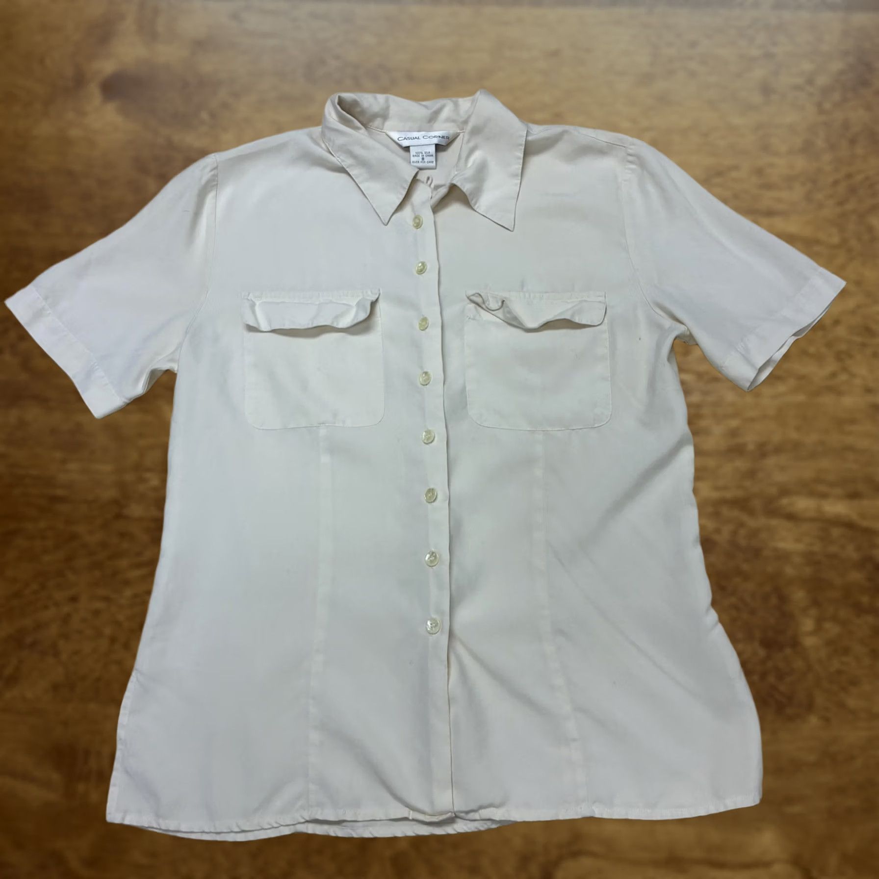 Vintage VINTAGE Casual Corner Blouse Womens 8 White Silk Collared Short Sleeve Button Up Size M / US 6-8 / IT 42-44 - 1 Thumbnail