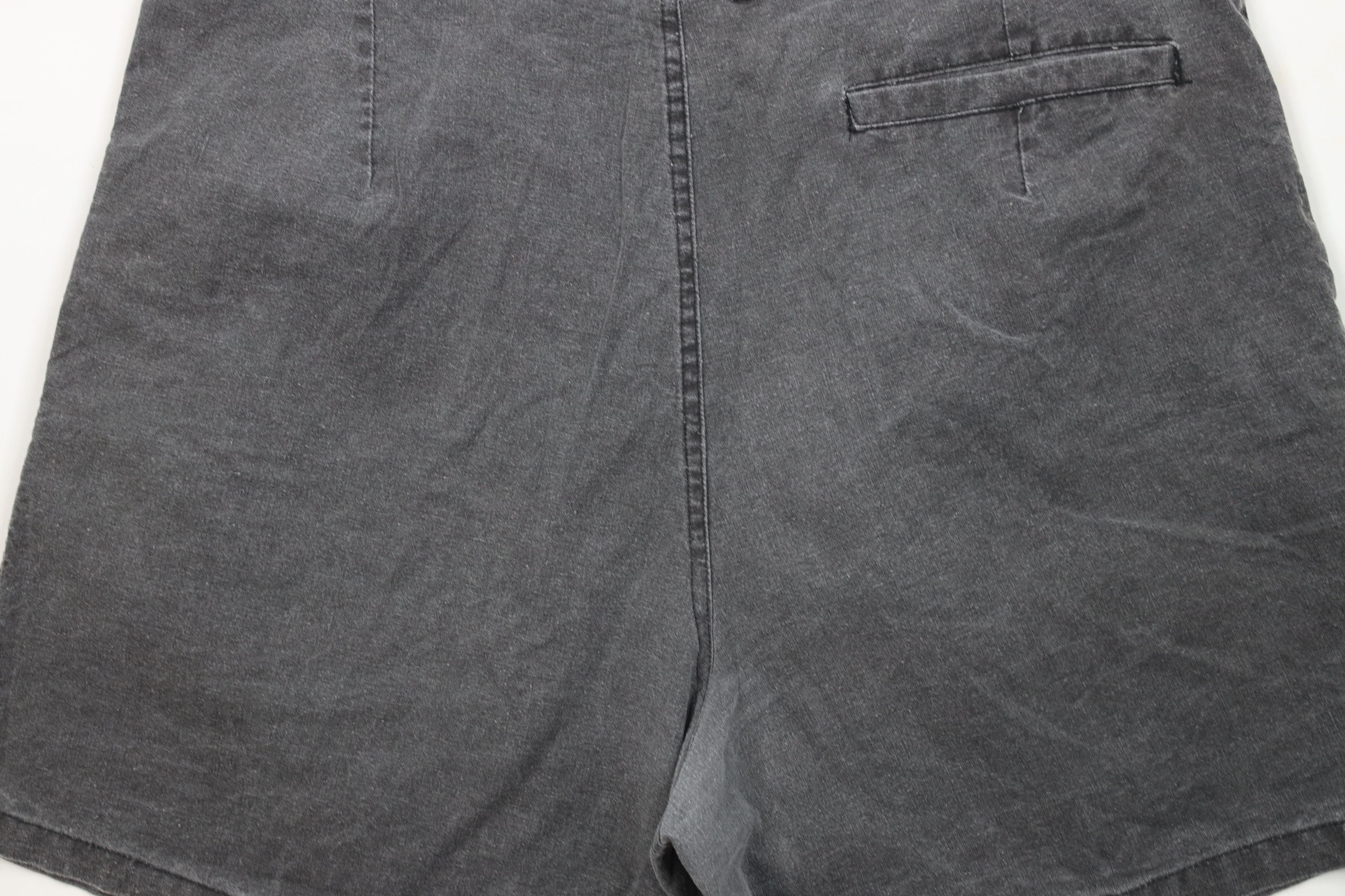 Vintage Vintage 90s Streetwear Stonewash Knee Pleated Shorts Black Size US 36 / EU 52 - 11 Thumbnail