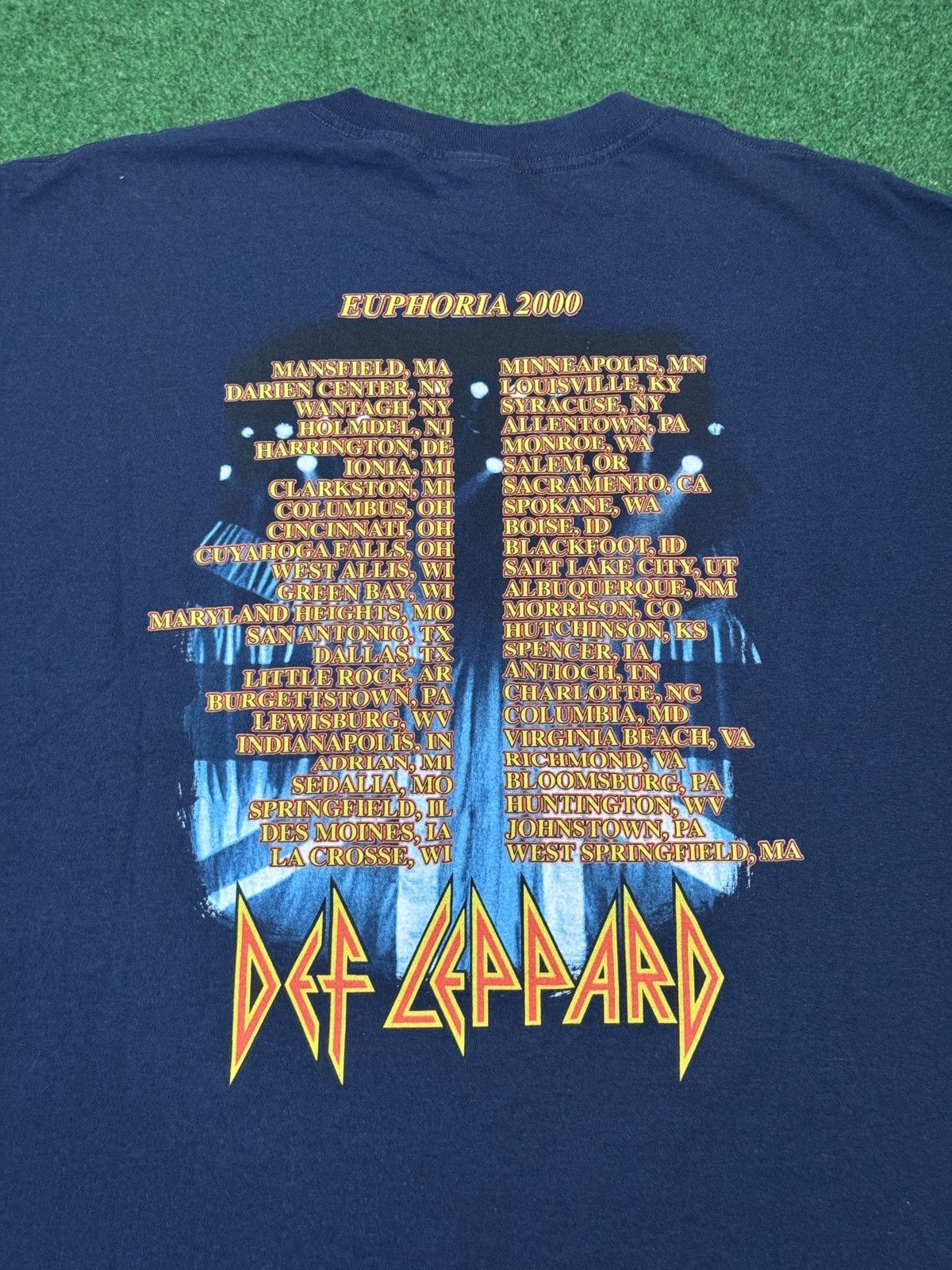 Giant Vintage 90s Def Leppard Euphoria Concert Band XL T Shirt Size US XL / EU 56 / 4 - 6 Thumbnail