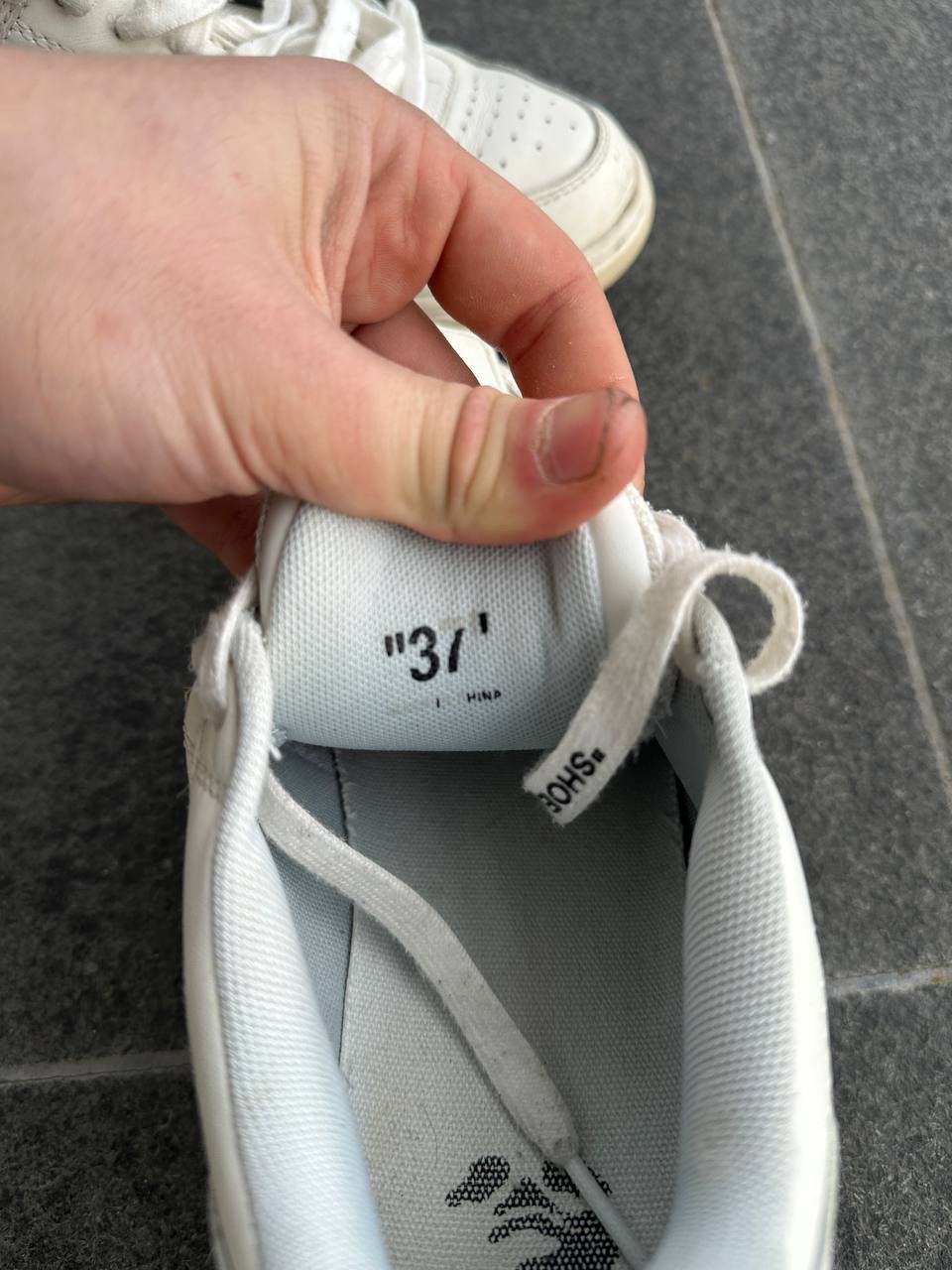 Off-White Off-white out office Size US 8.5 / IT 38.5 - 6 Thumbnail