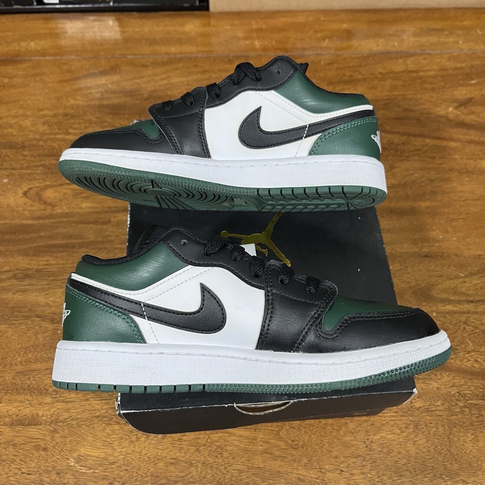 Jordan Brand Size 5Y = 6.5 Women’s- Jordan 1 Low Green Toe 2021 Size US 6.5 / IT 36.5 - 2 Thumbnail