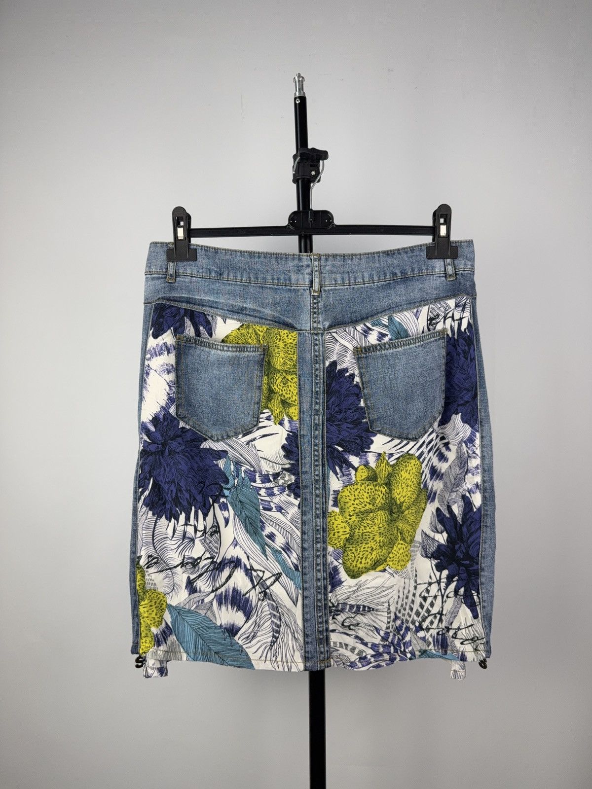 Desigual 00s Y2K Style Desigual Floral Patch Denim Skirt Size 42 Size 31" - 4 Thumbnail
