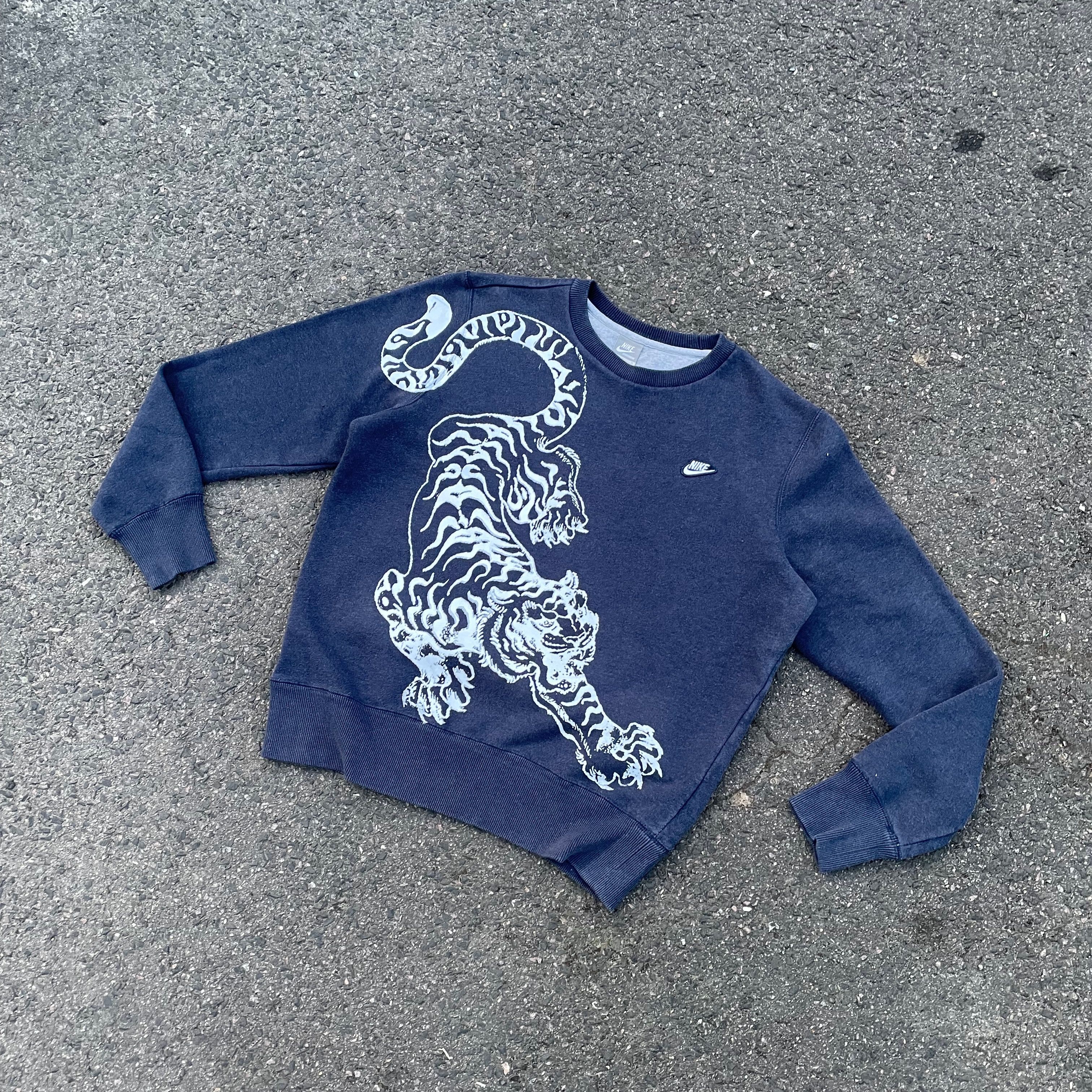 Nike Nike sweatshirt custom hand printed tiger y2k art animal Size US M / EU 48-50 / 2 - 1 Thumbnail
