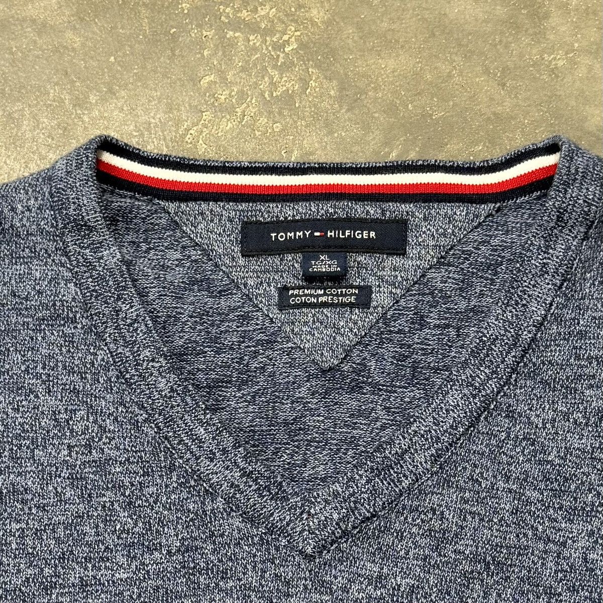 Tommy Hilfiger Tommy Hilfiger Y2K V-Neck Knit Sweater XL Flag Logo Size US XL / EU 56 / 4 - 3 Thumbnail