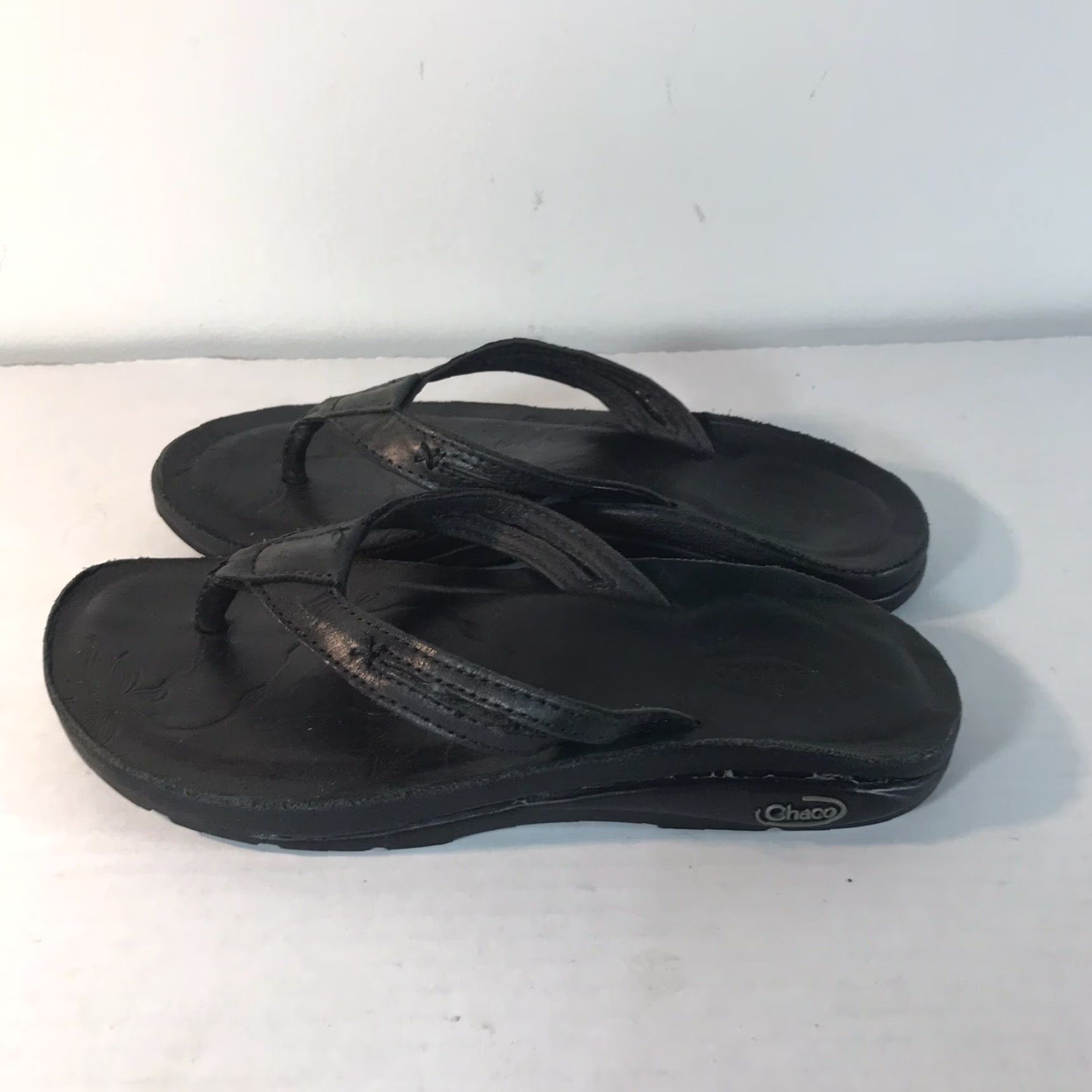 Chaco VINTAGE Chaco Leather Flip Flops Women’s Size 6 Casual Comfortable Flat Black Slides Size US 6 / IT 36 - 2 Thumbnail