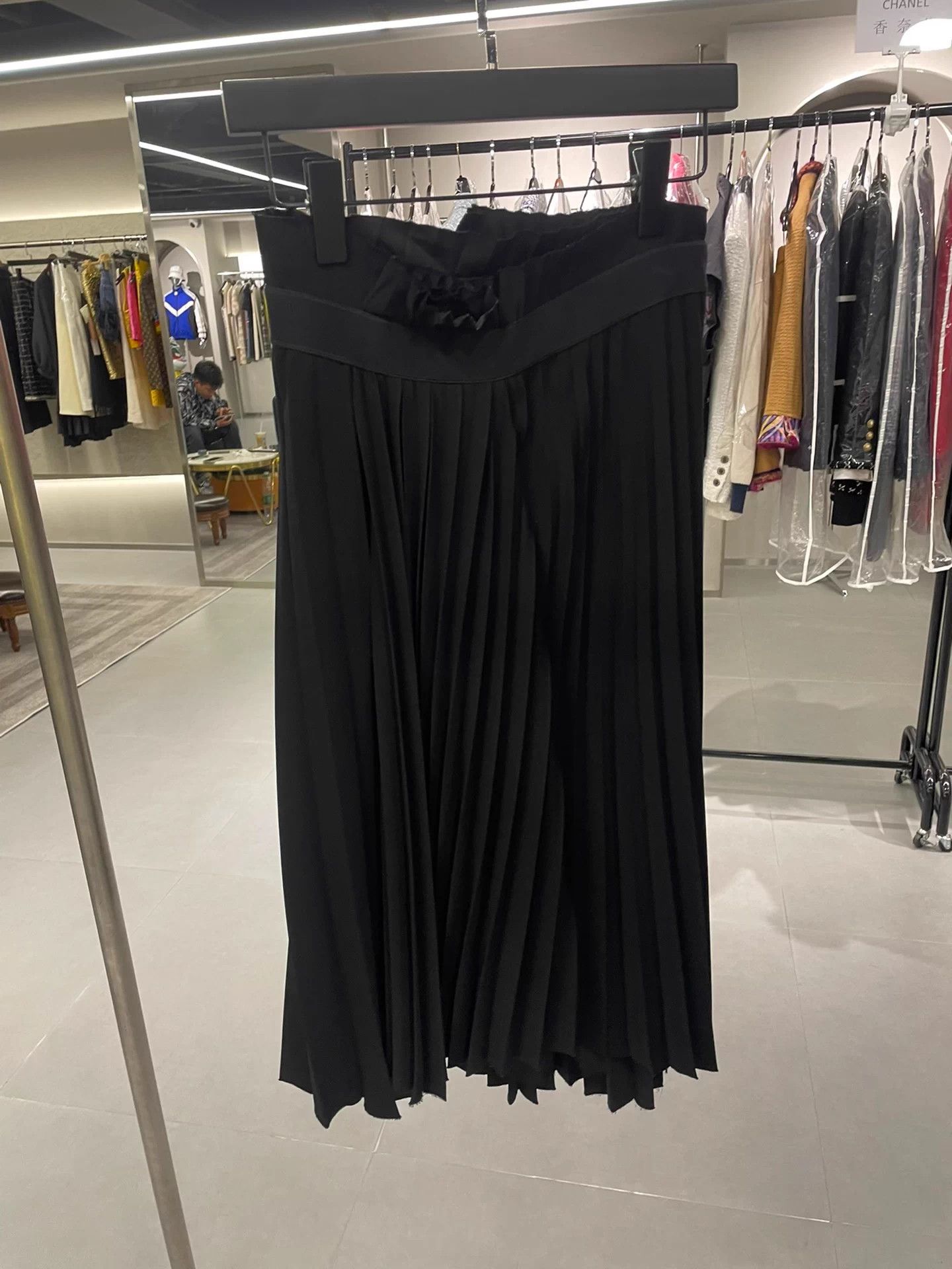 Balenciaga Balenciaga Women's Pleated Black Skirt 36 Size 26" / US 2 / IT 38 - 3 Thumbnail