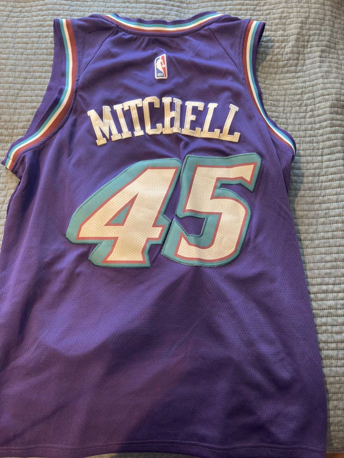 Nike Throwback Jazz Donovan Mitchell Jersey MEDIUM Size US M / EU 48-50 / 2 - 1 Thumbnail