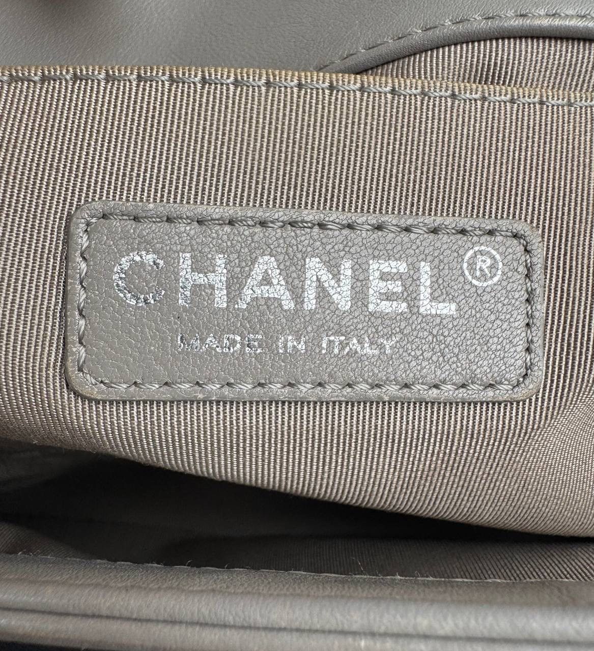Chanel Chanel Ombre Boy Quilted Flap Bag Medium Size ONE SIZE - 9 Thumbnail