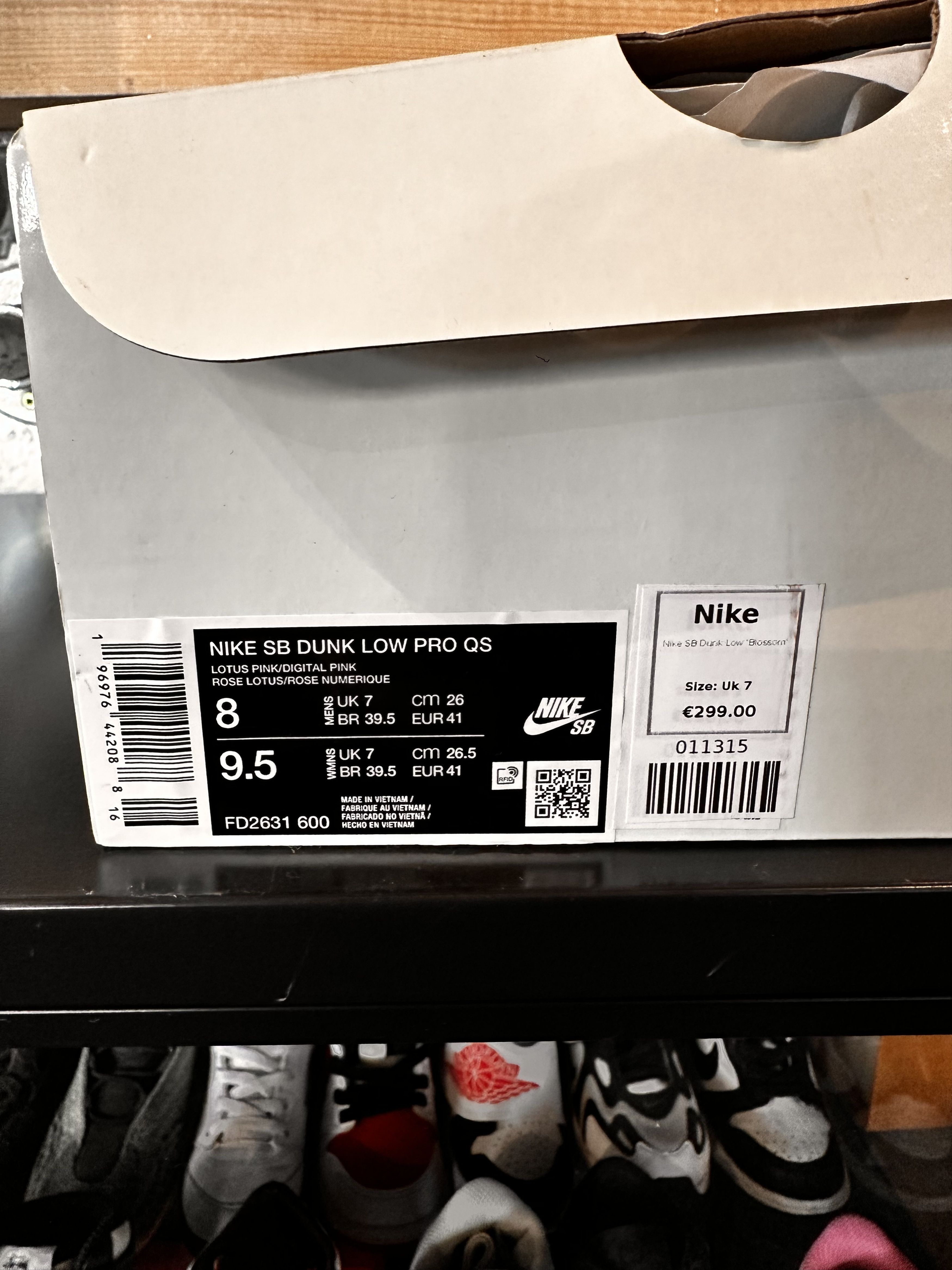 Nike SB Nike SB Dunk Low X The Powerpuff Girls Blossom Size US 8 / EU 41 - 9 Thumbnail