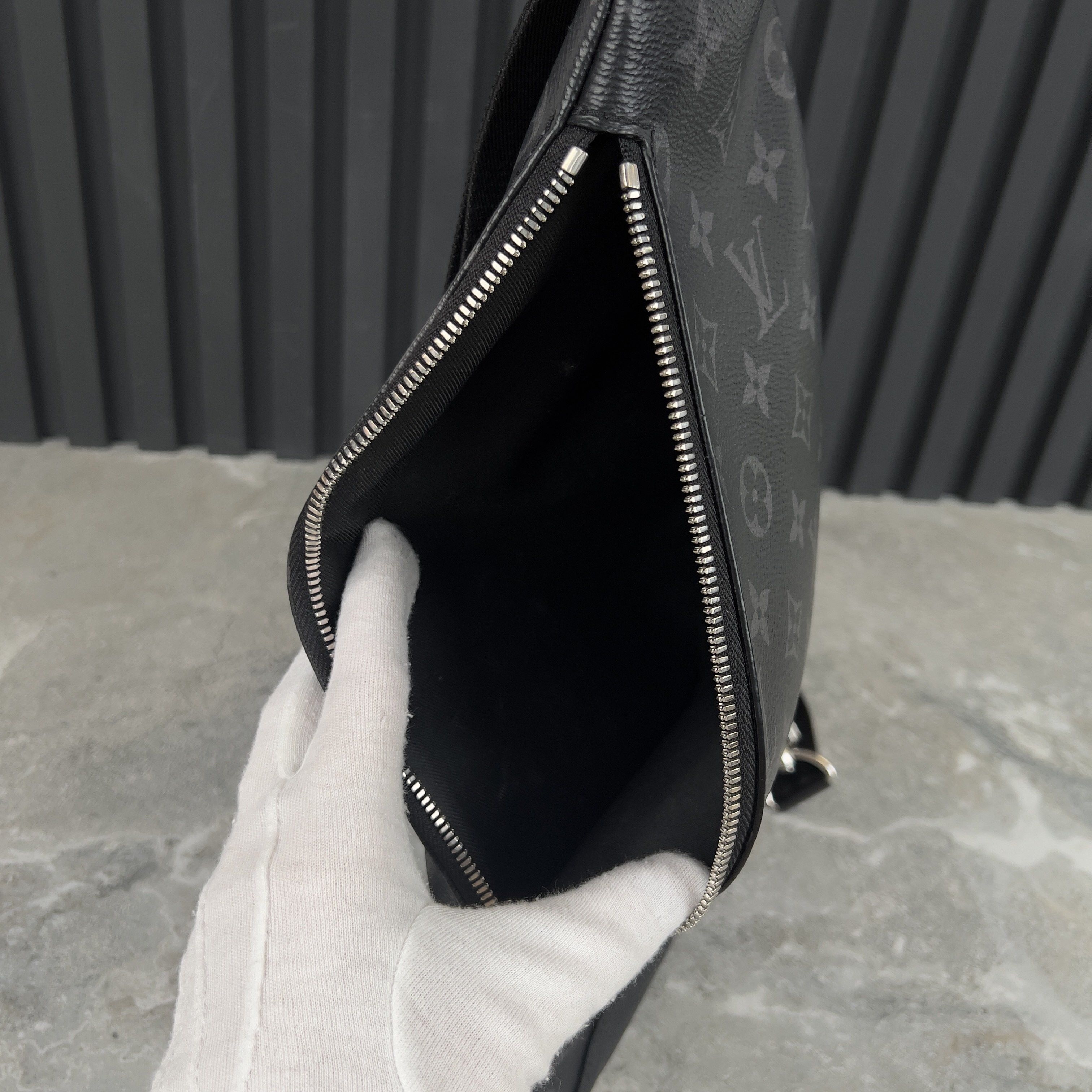 Louis Vuitton Duo Slingbag Taigarama Leather Monogram Eclipse Canvas Size ONE SIZE - 8 Thumbnail