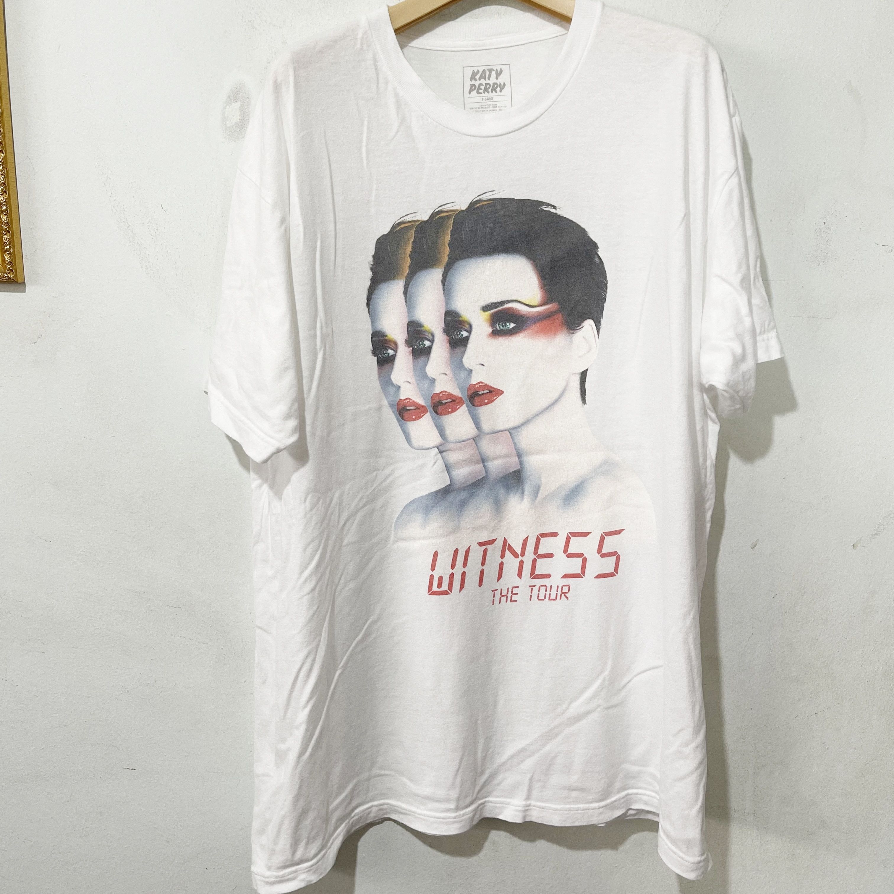 Band Tees 2017 Katy Perry Witness Tour T-shirt Size US XL / EU 56 / 4 - 1 Thumbnail