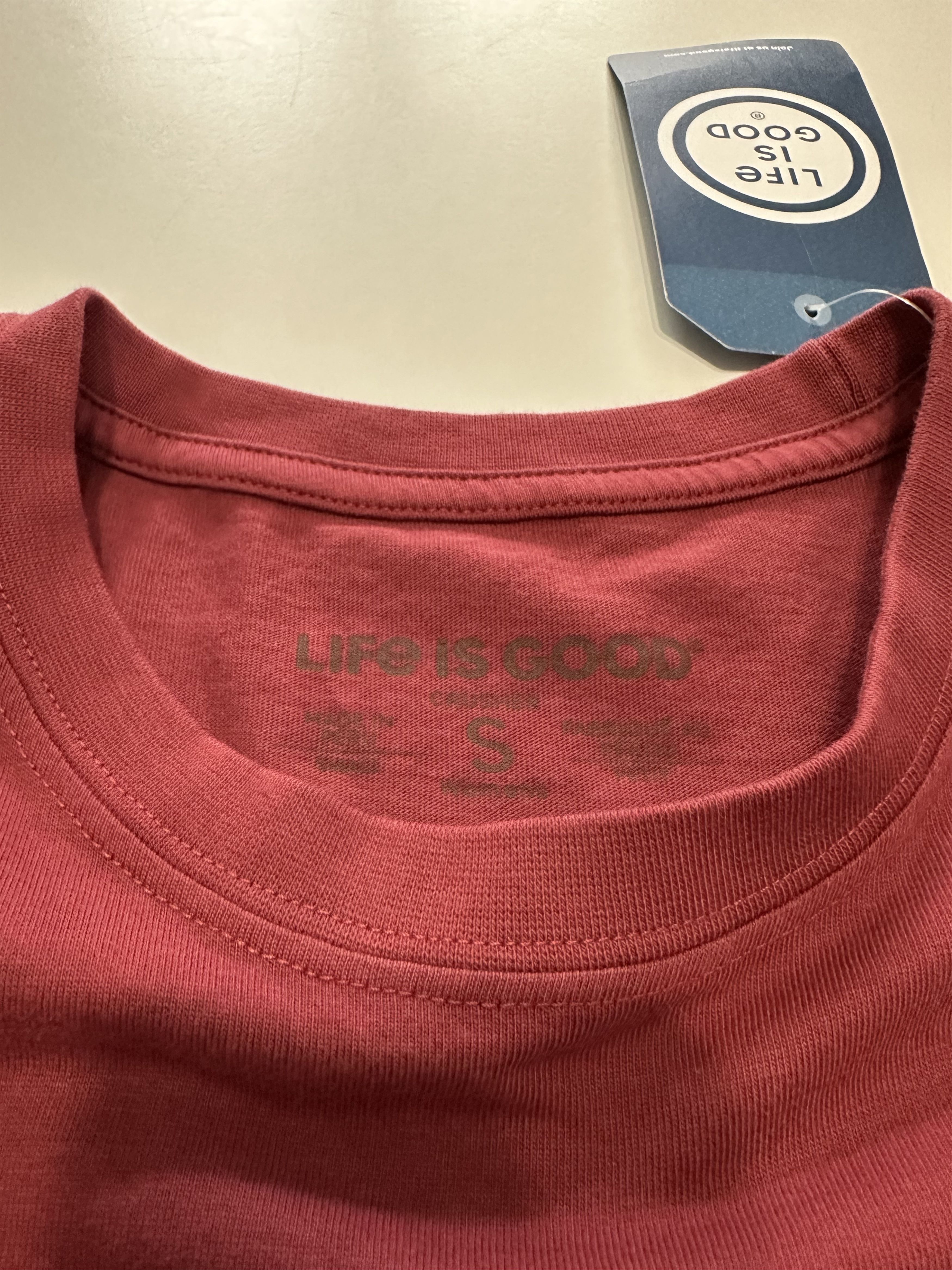 Life is Good Life is Good Men's Burgundy Red T-shirt Cat Christmas Small Size US S / EU 44-46 / 1 - 4 Thumbnail