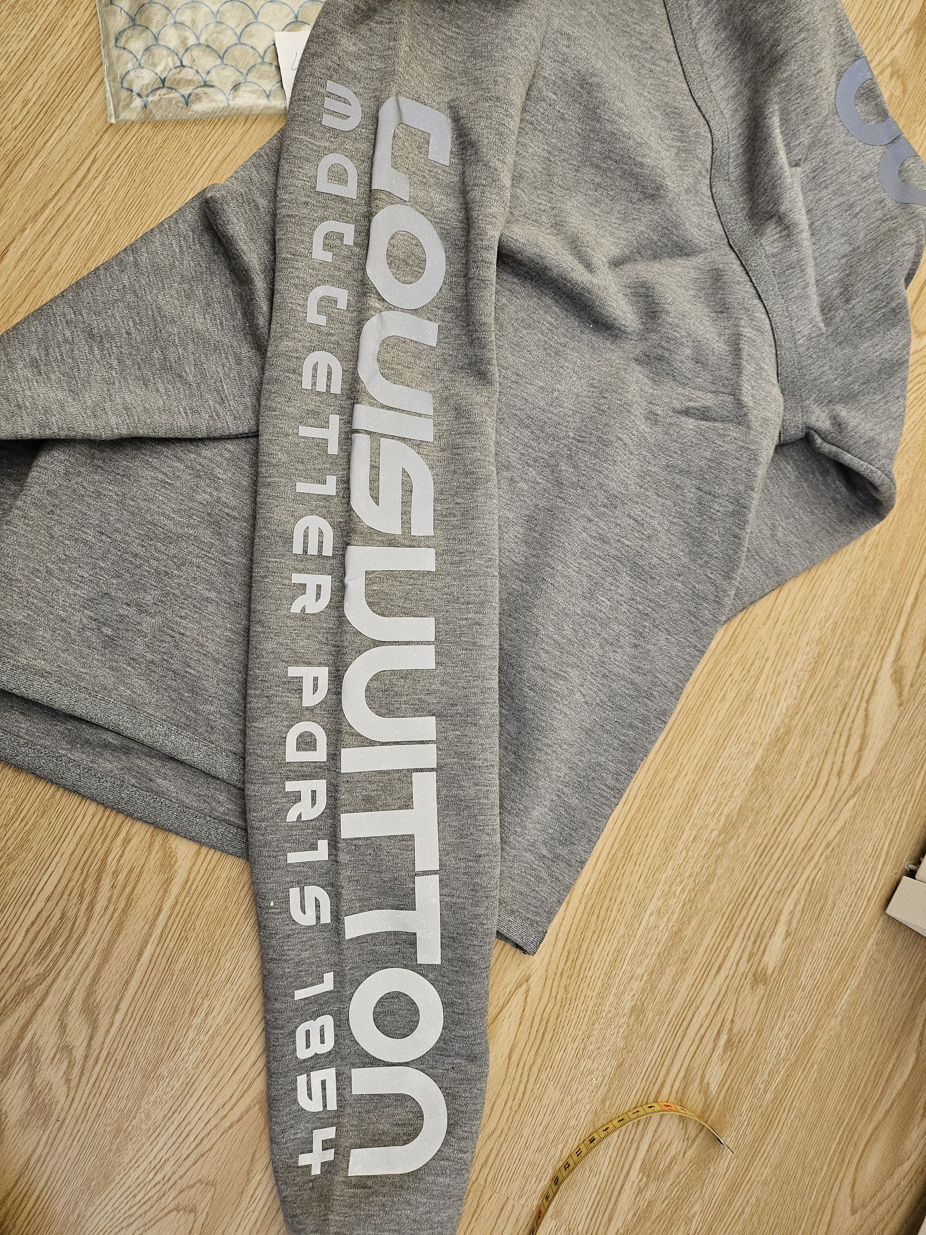 Louis Vuitton SS18 Reflective Logo Sweatshirt Size US M / EU 48-50 / 2 - 6 Thumbnail