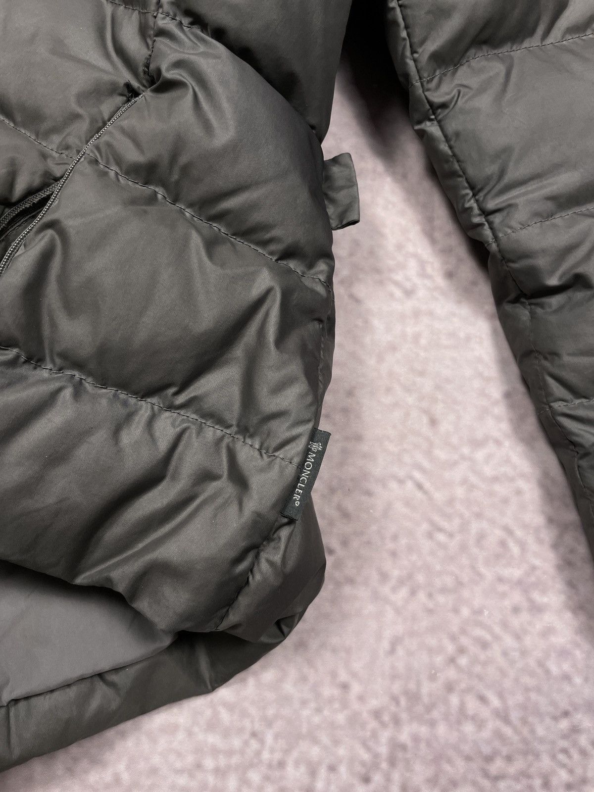 Moncler Vintage Moncler Down Jacket Real Fur Hood Women Size S / US 4 / IT 40 - 19 Thumbnail