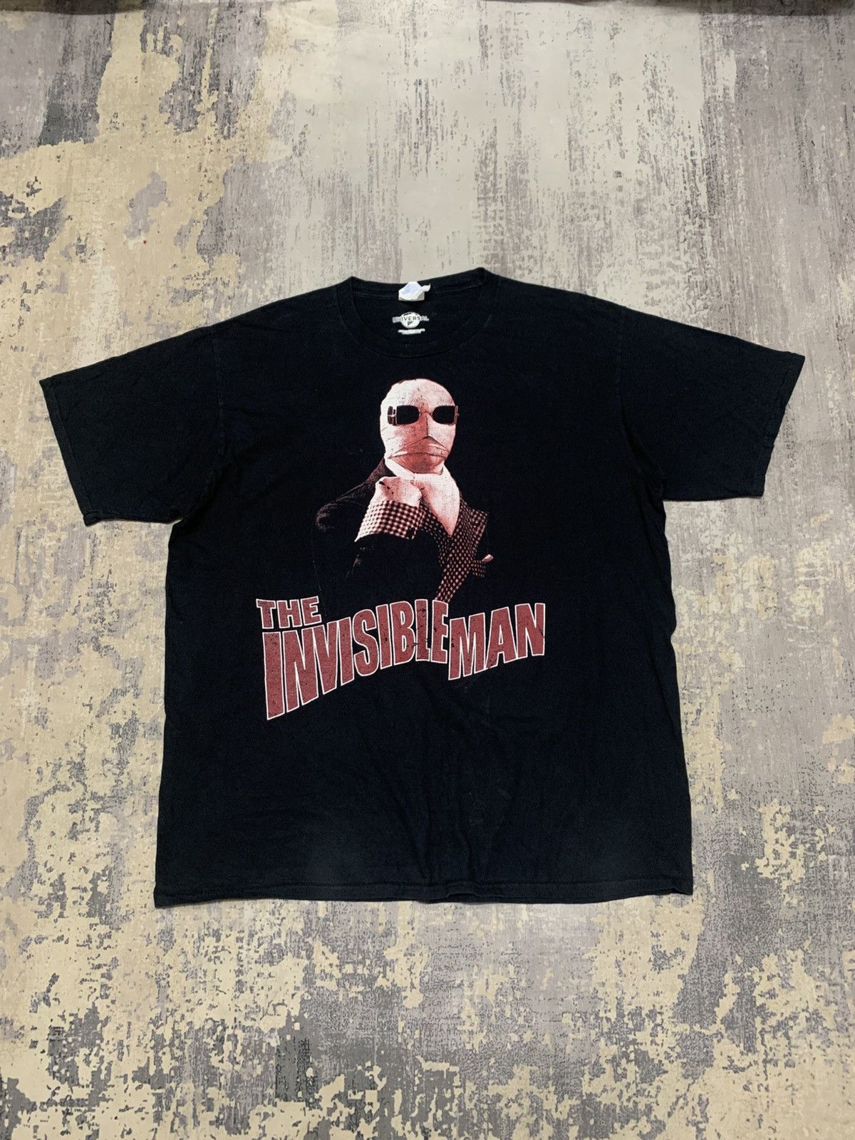 Vintage Vintage Y2K Invisible Man Movie Tshirt Size US XL / EU 56 / 4 - 1 Thumbnail
