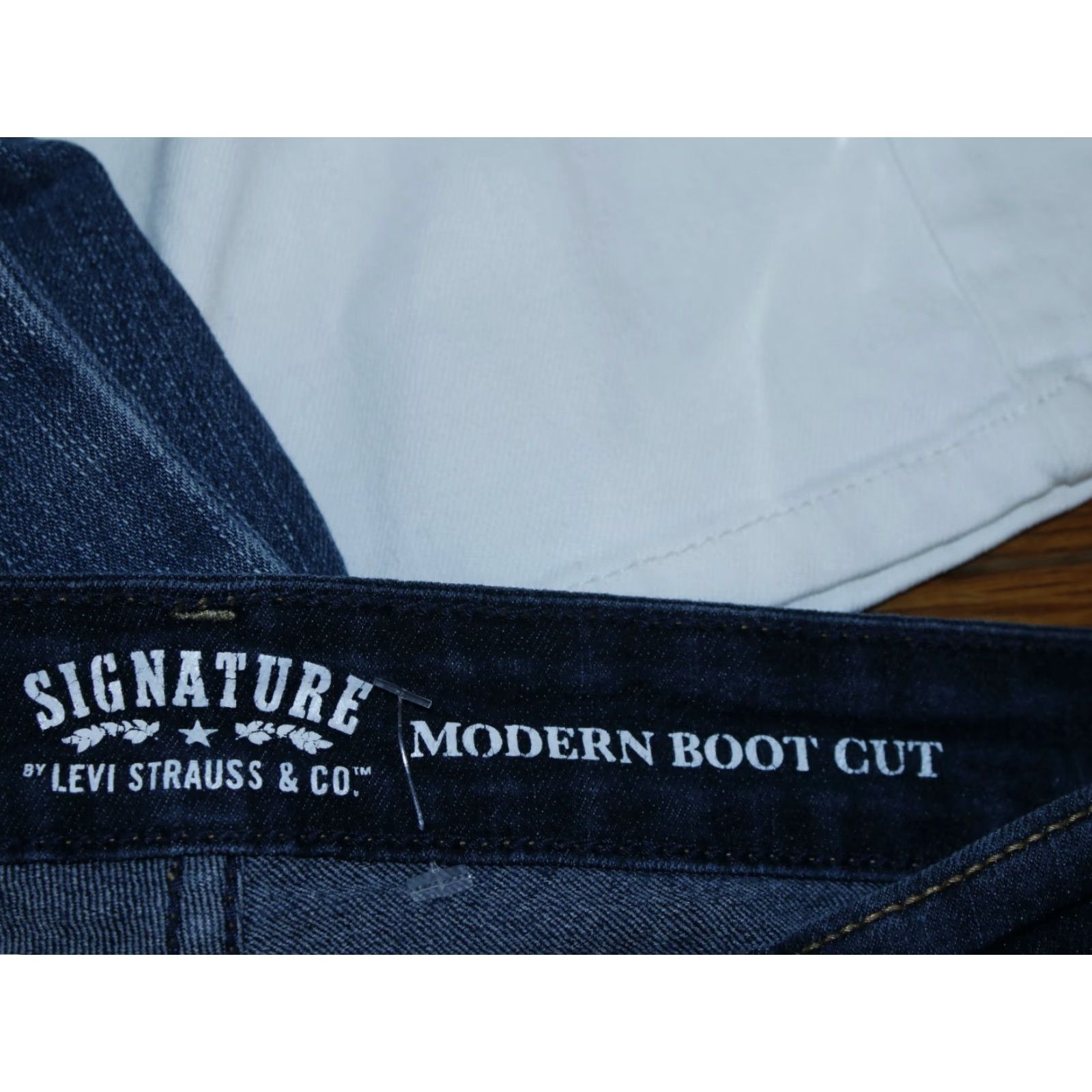 Levi's Levis Signature Modern Denim Jeans Women's Boot Cut 30X27 Size 12 Dark Blue Size 30" / US 8 / IT 44 - 6 Thumbnail