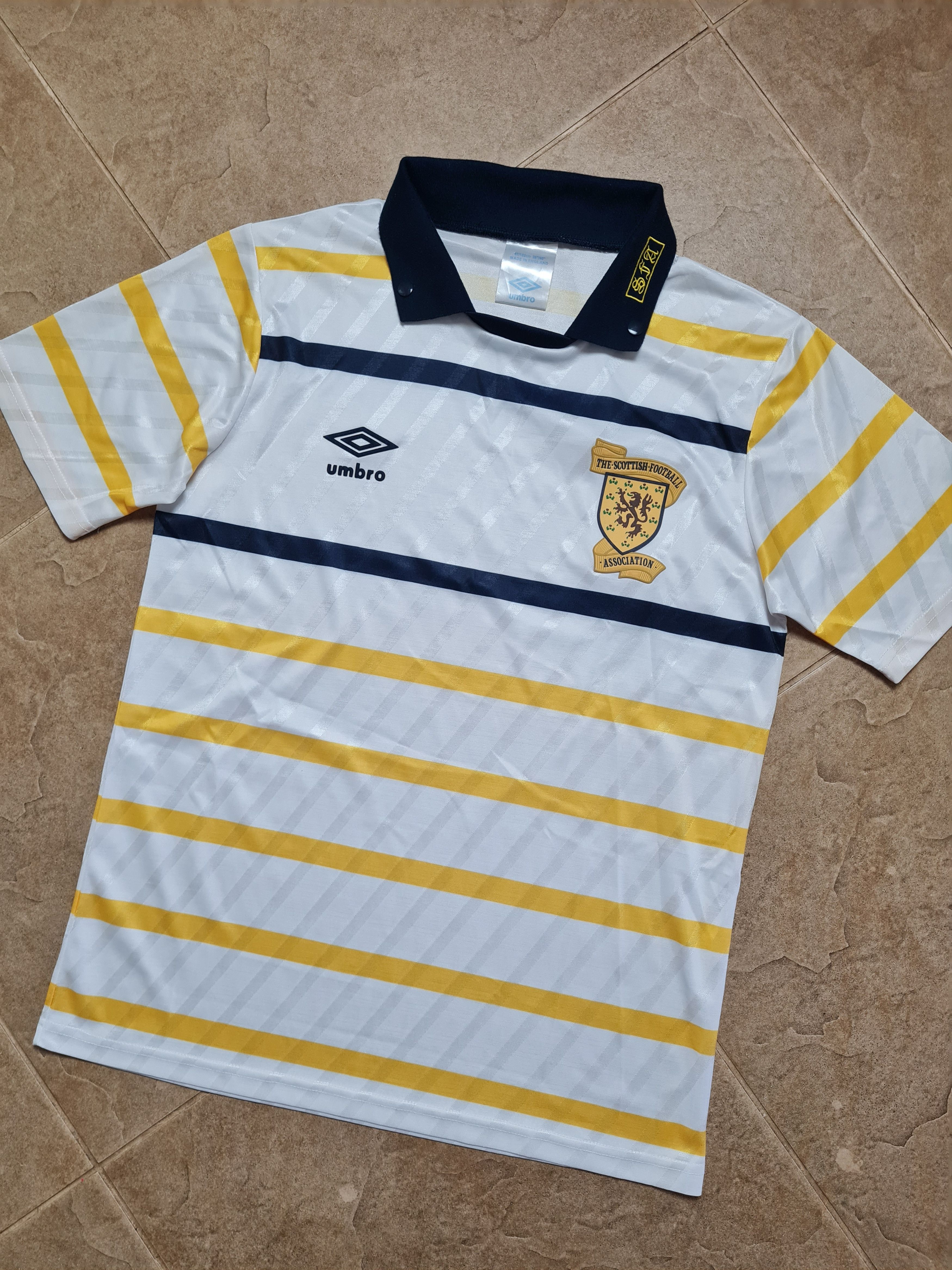 Umbro Scotland National Team Umbro 1988/89/90 Away Shirt Size US M / EU 48-50 / 2 - 10 Thumbnail