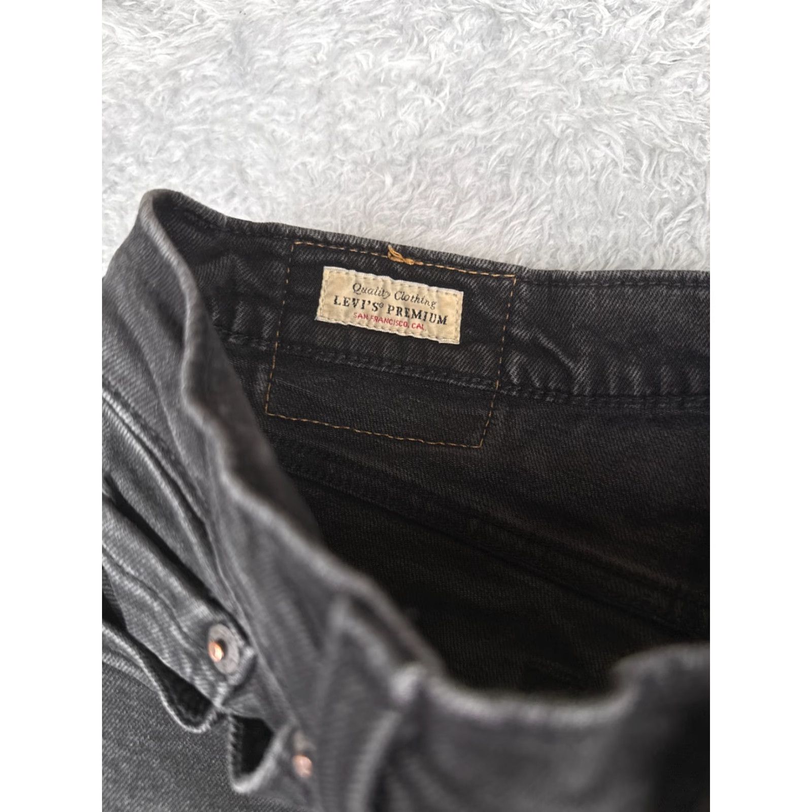 Levi's Levi's Jeans Mens 514 29x29 Black Denim Cotton Blend Straight 5-Pocket Comfort Medium Wash Vintage No N/A Size US 30 / EU 46 - 6 Thumbnail