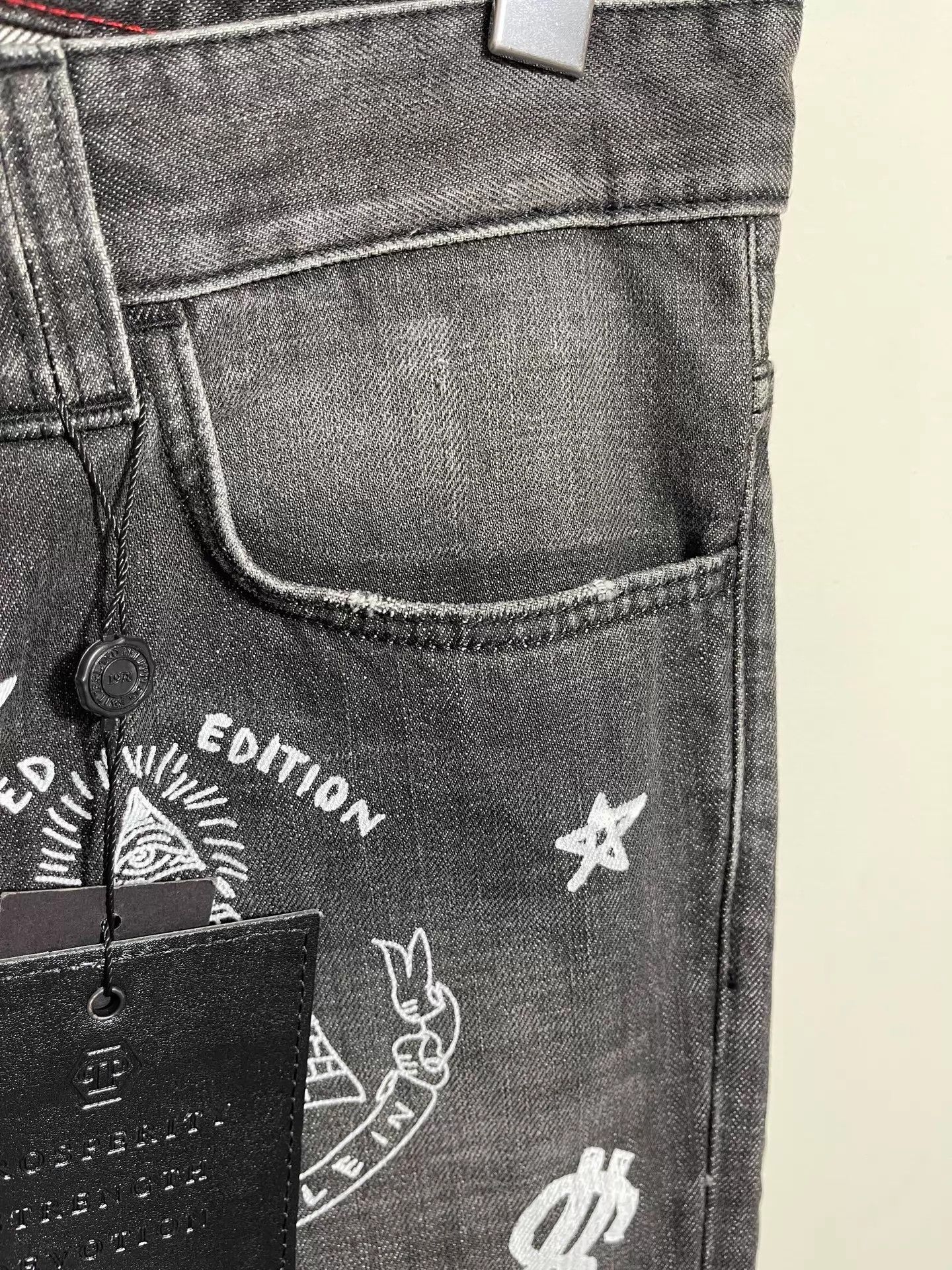 Philipp Plein Philipp Plein Graffiti Low-Rise Slim Jeans Charcoal 32 Size US 32 / EU 48 - 5 Thumbnail