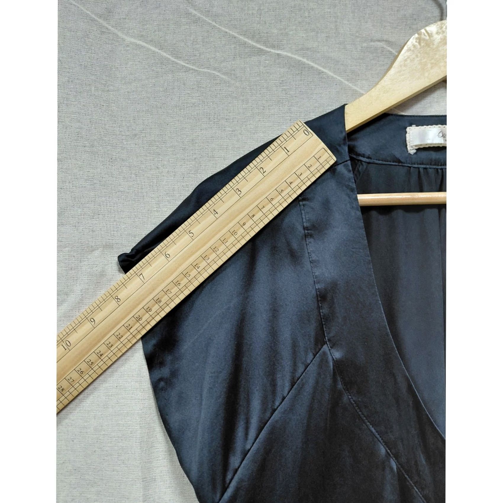 Old Navy Old Navy Black Satin Blouse Solid Short Sleeve Women Size XL Size XL / US 12-14 / IT 48-50 - 7 Thumbnail