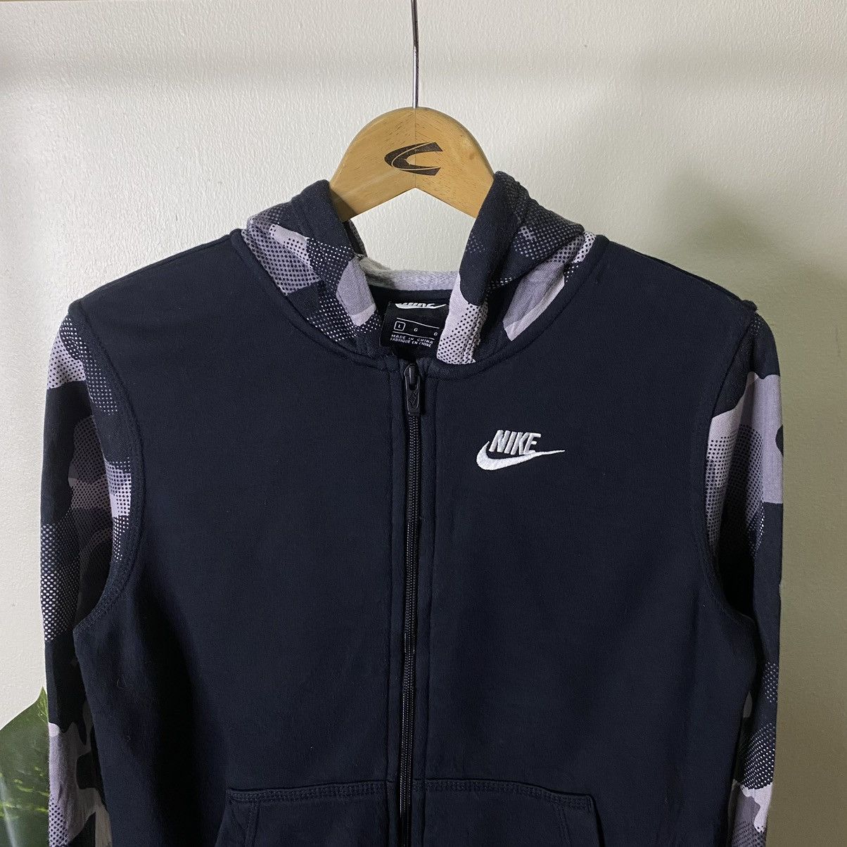 Nike × Vintage Vintage Y2K Nike Zip Up Hoodie Nice Design Size US S / EU 44-46 / 1 - 2 Thumbnail