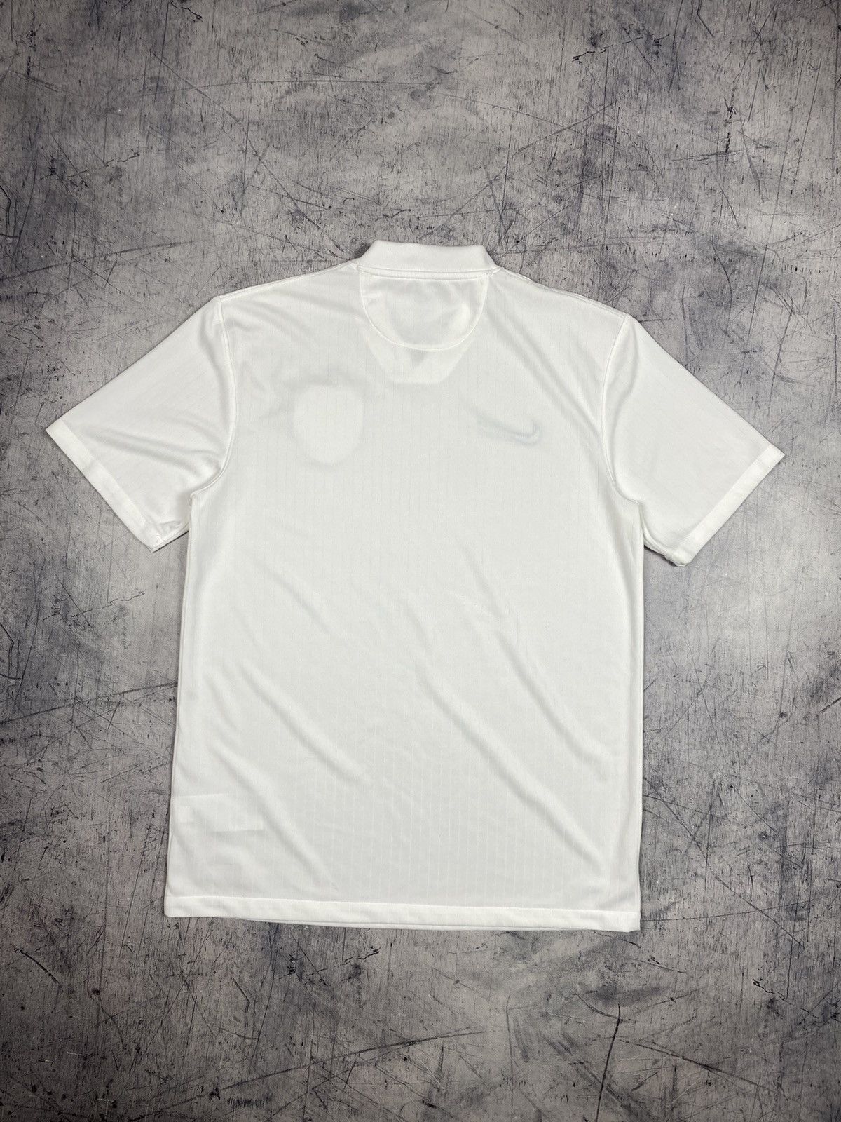 Nike Nike England 2014 World Cup Home Football Jersey Size US M / EU 48-50 / 2 - 11 Thumbnail