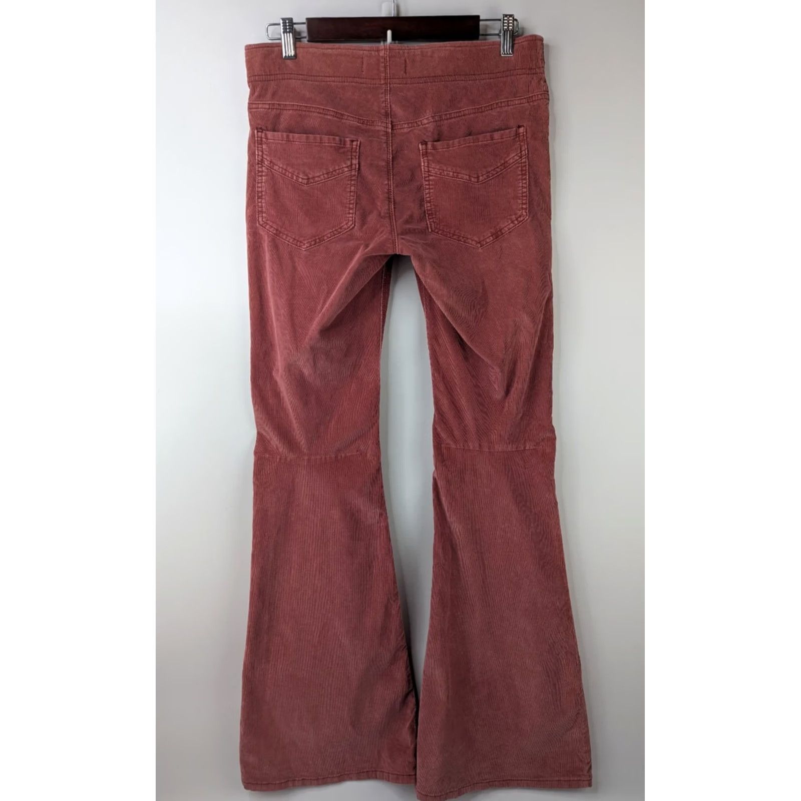 Free People VINTAGE Free People We The Free Rose Pink Corduroy Pull-on Flare Jeans Sz 28 Boho Hippie Size 28" / US 6 / IT 42 - 4 Thumbnail